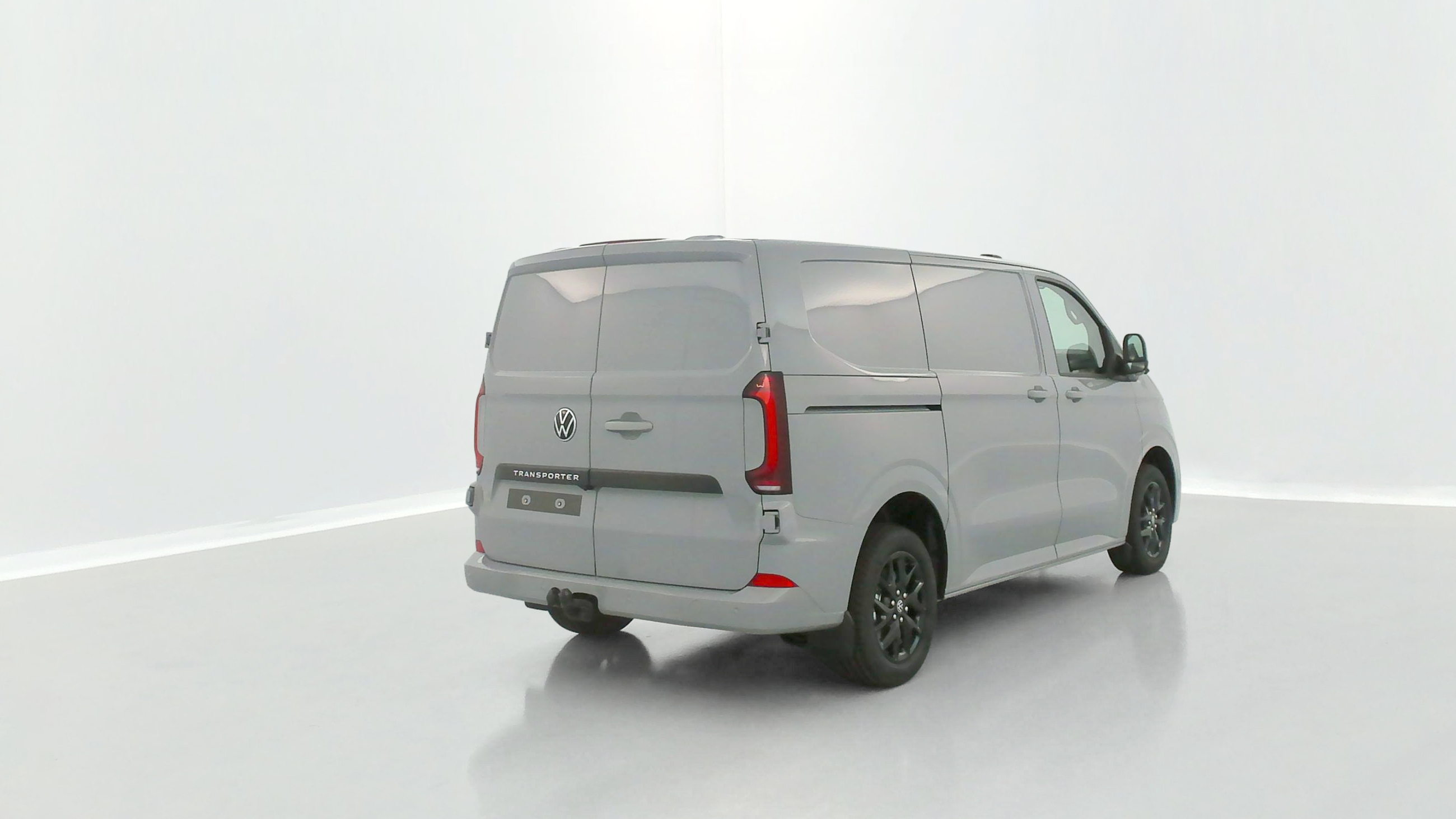 Volkswagen Transporter - Image 21