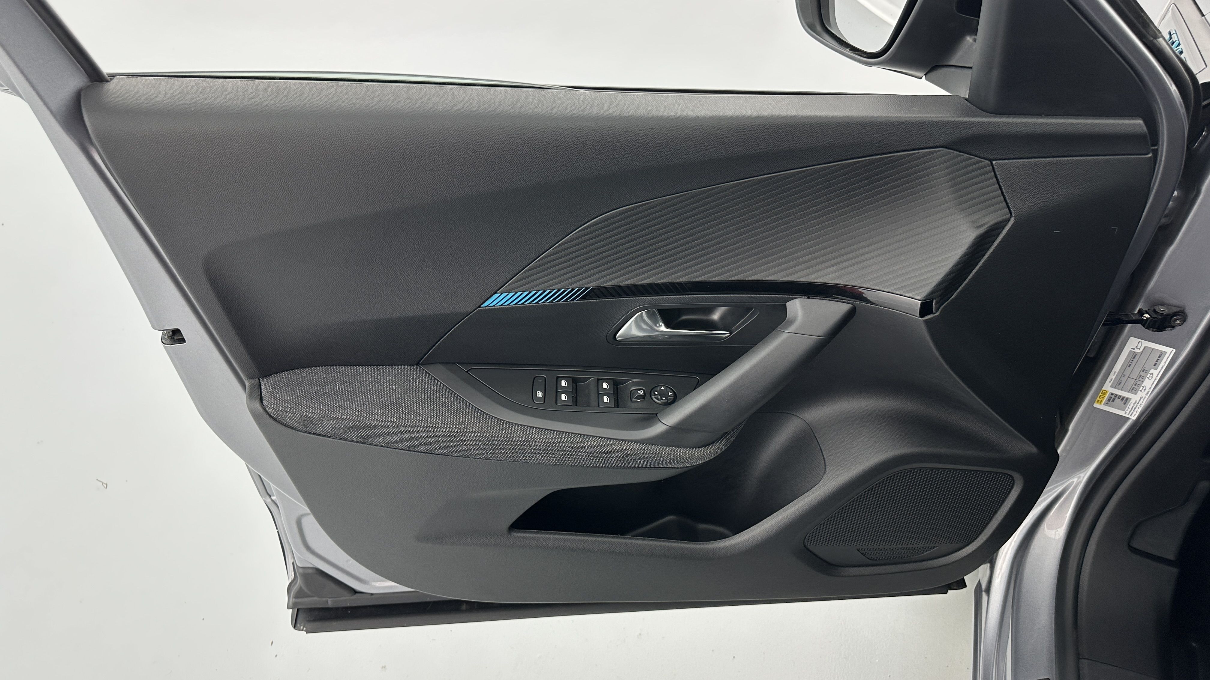 Peugeot 2008 - Image 12