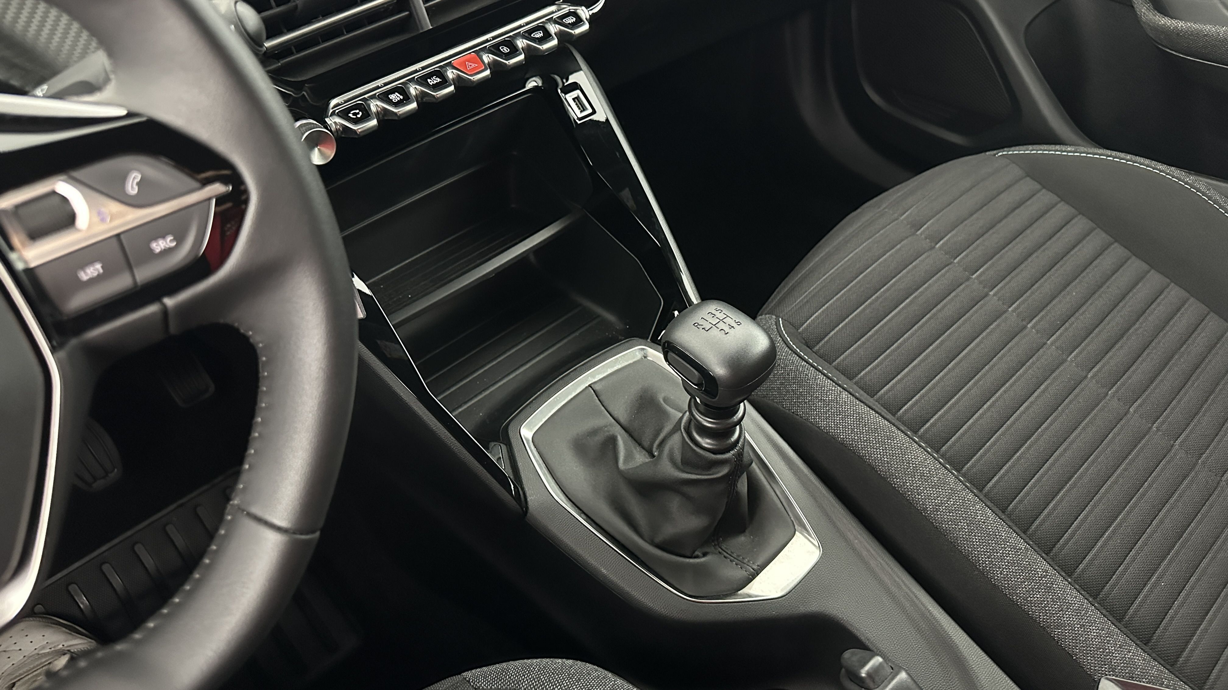 Peugeot 2008 - Image 20