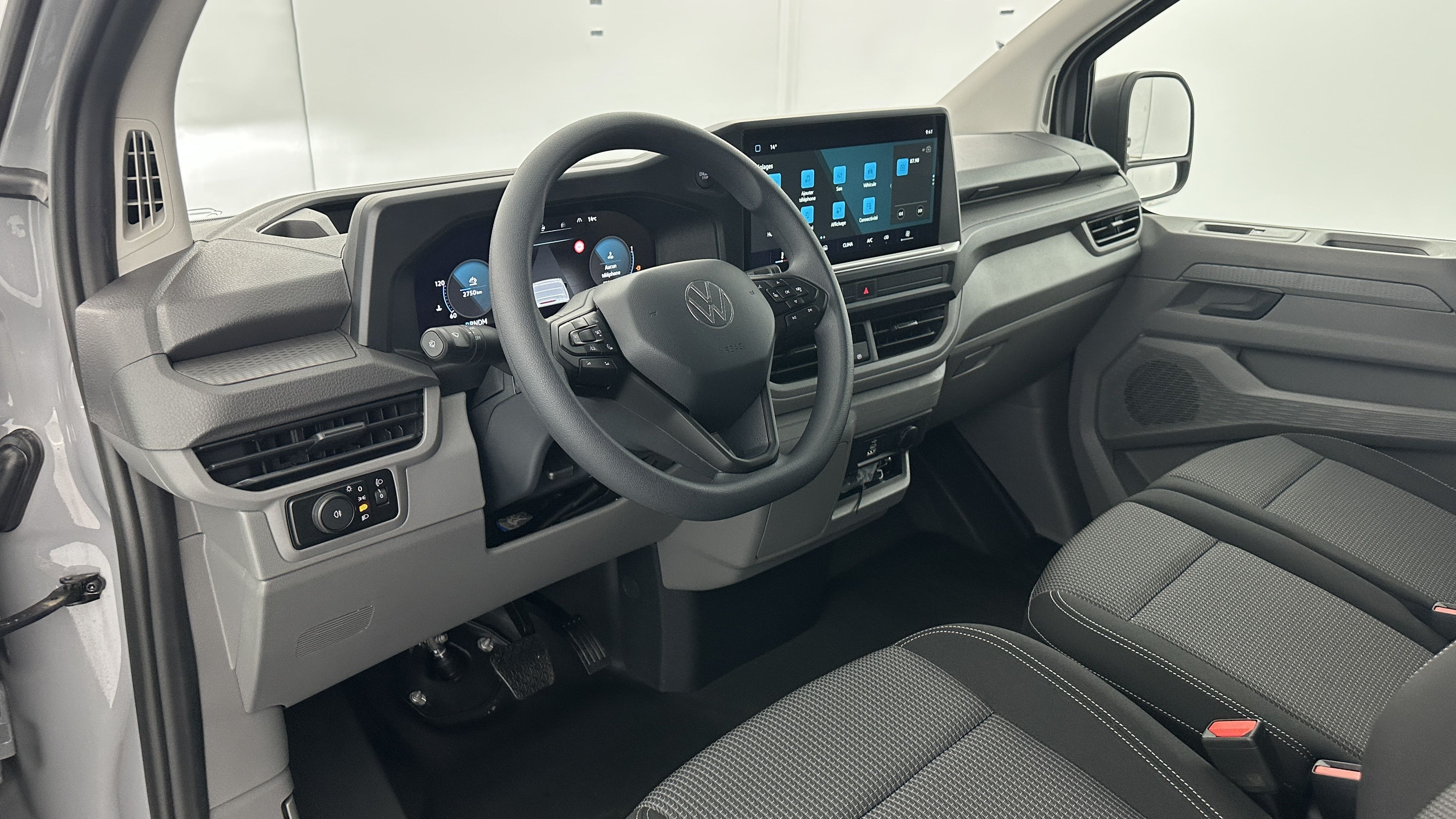 Volkswagen Transporter - Image 6