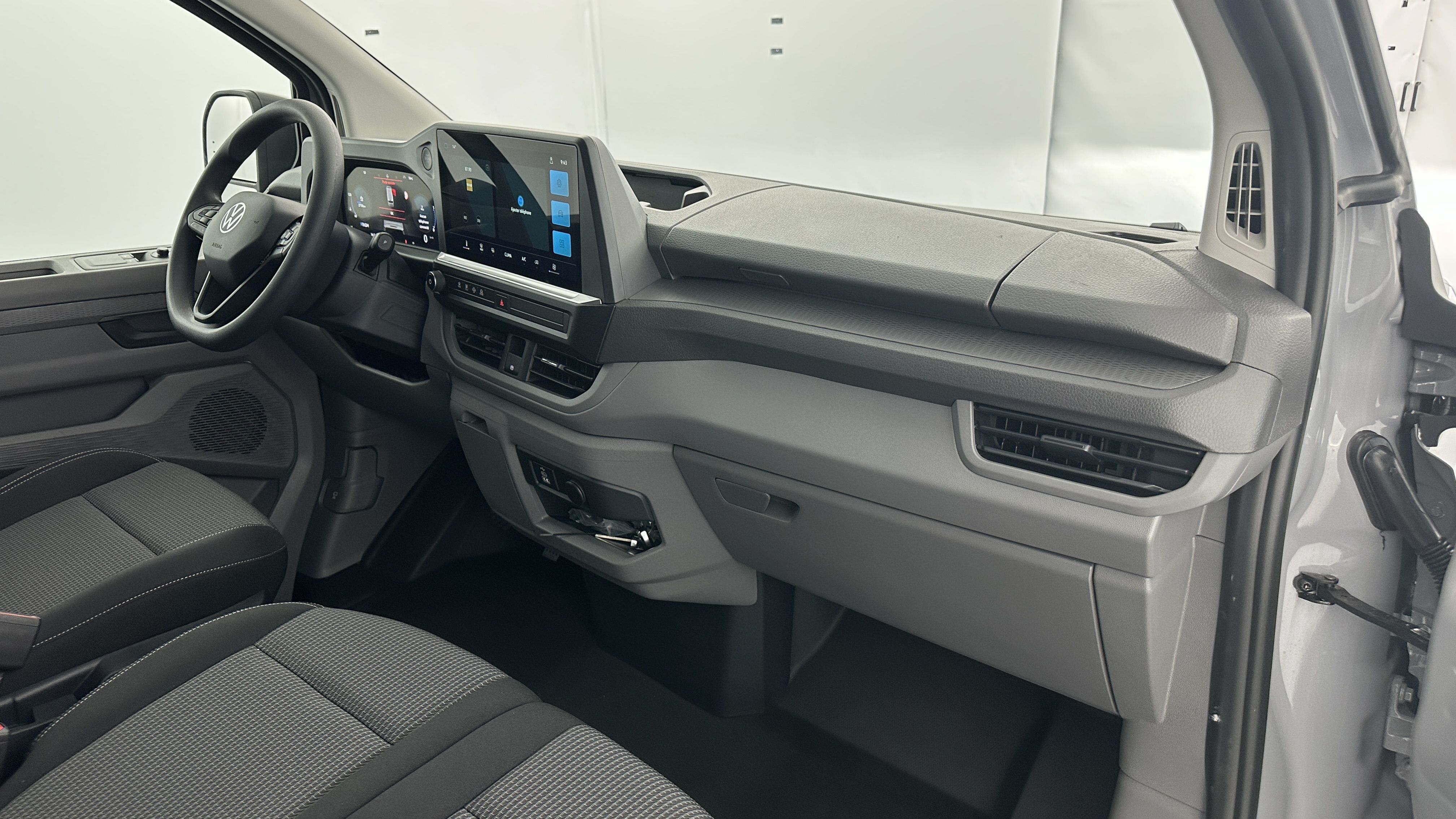 Volkswagen Transporter - Image 7