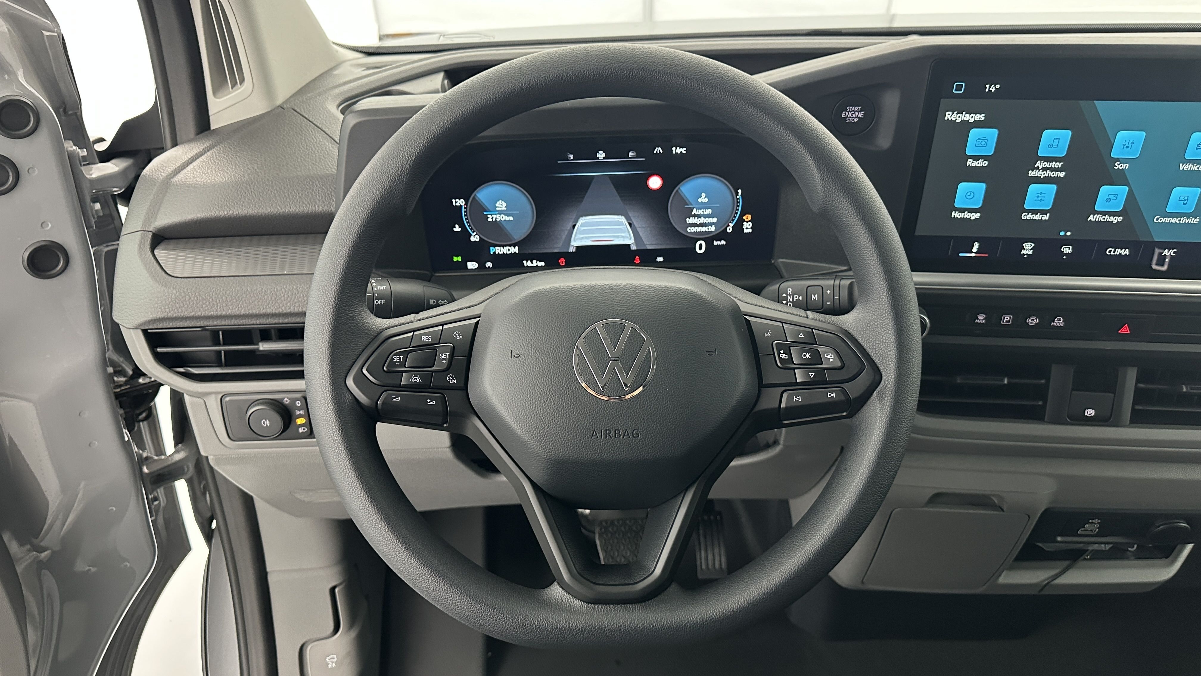 Volkswagen Transporter - Image 11