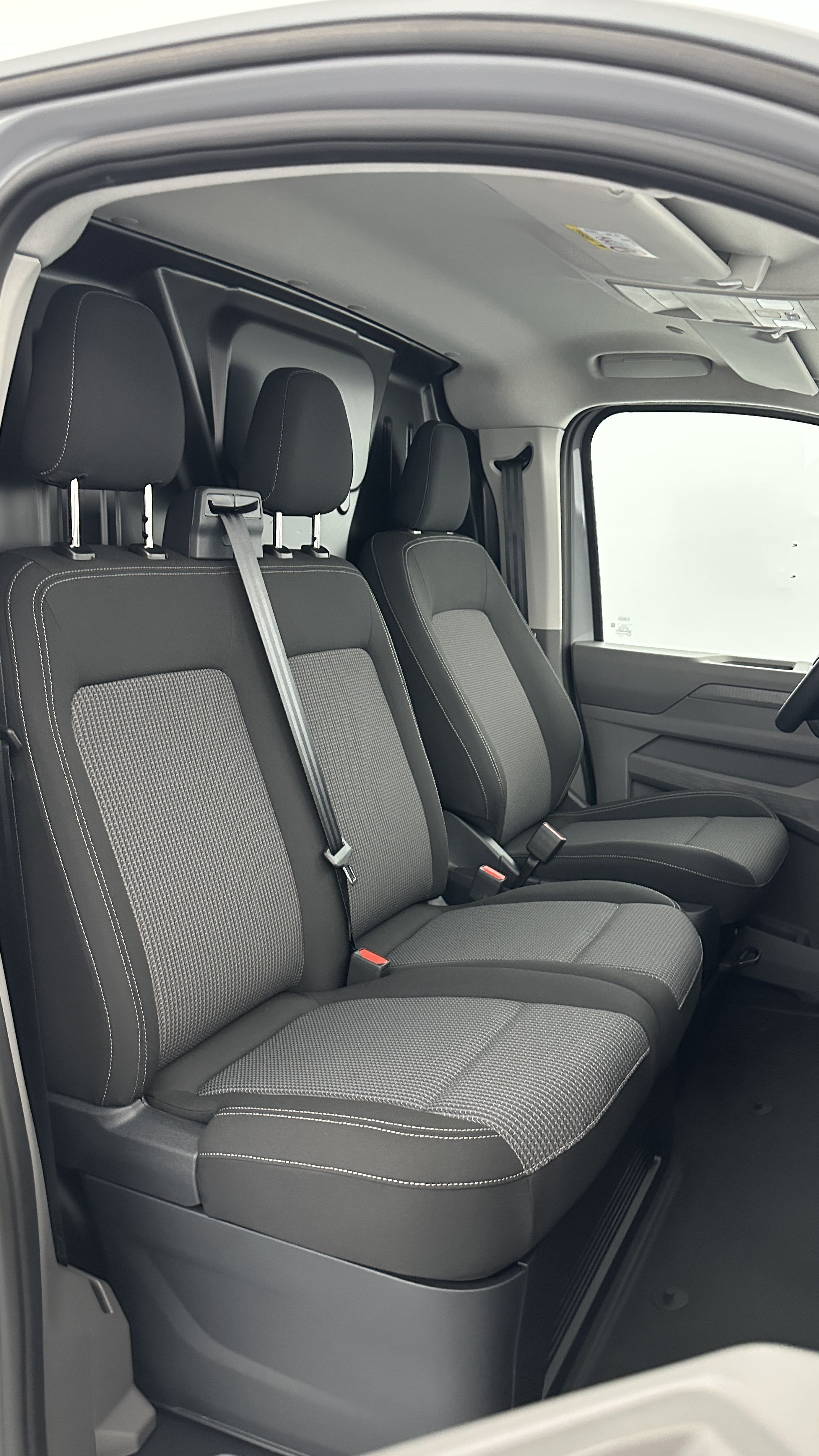 Volkswagen Transporter - Image 13