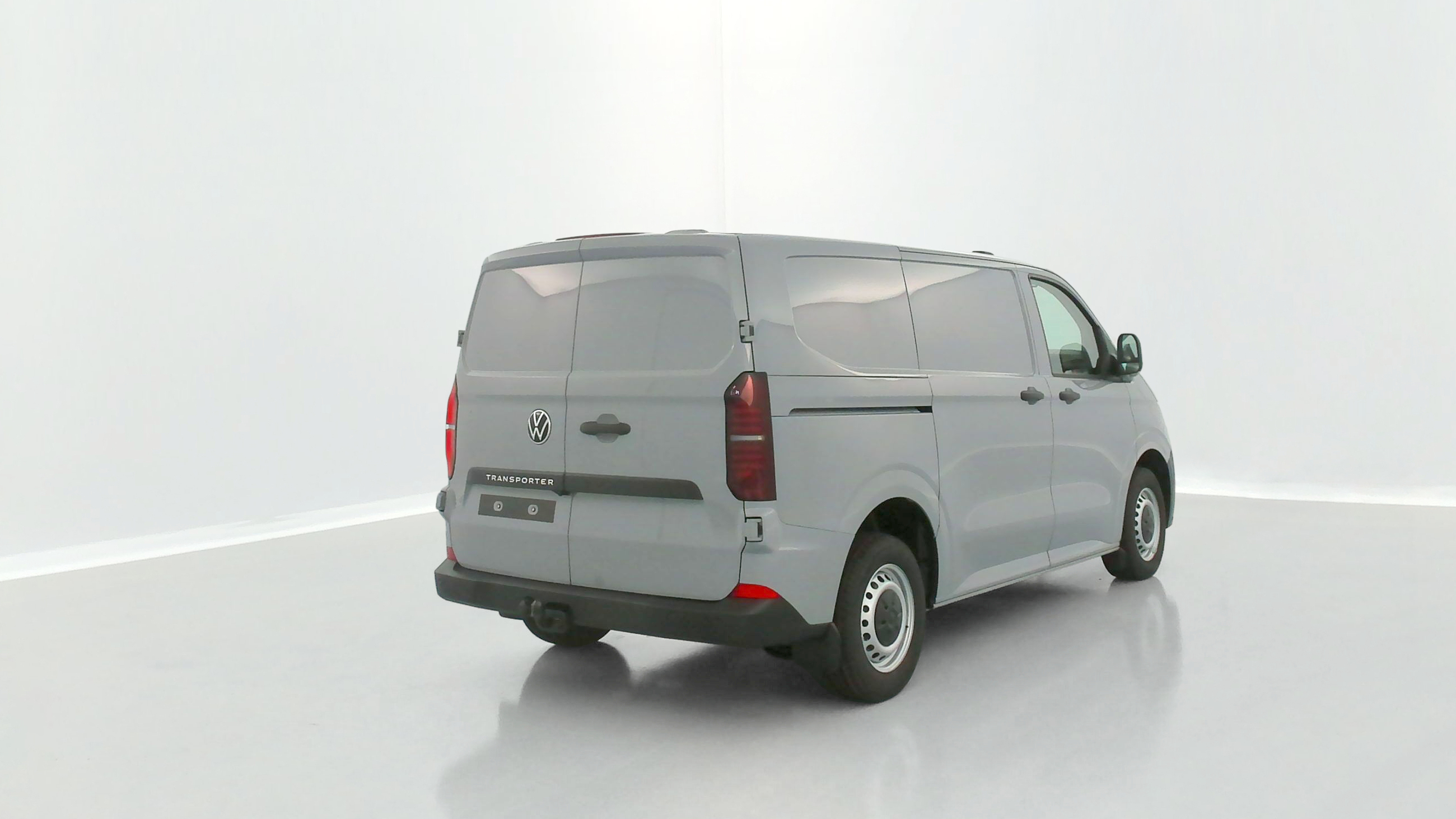 Volkswagen Transporter - Image 18