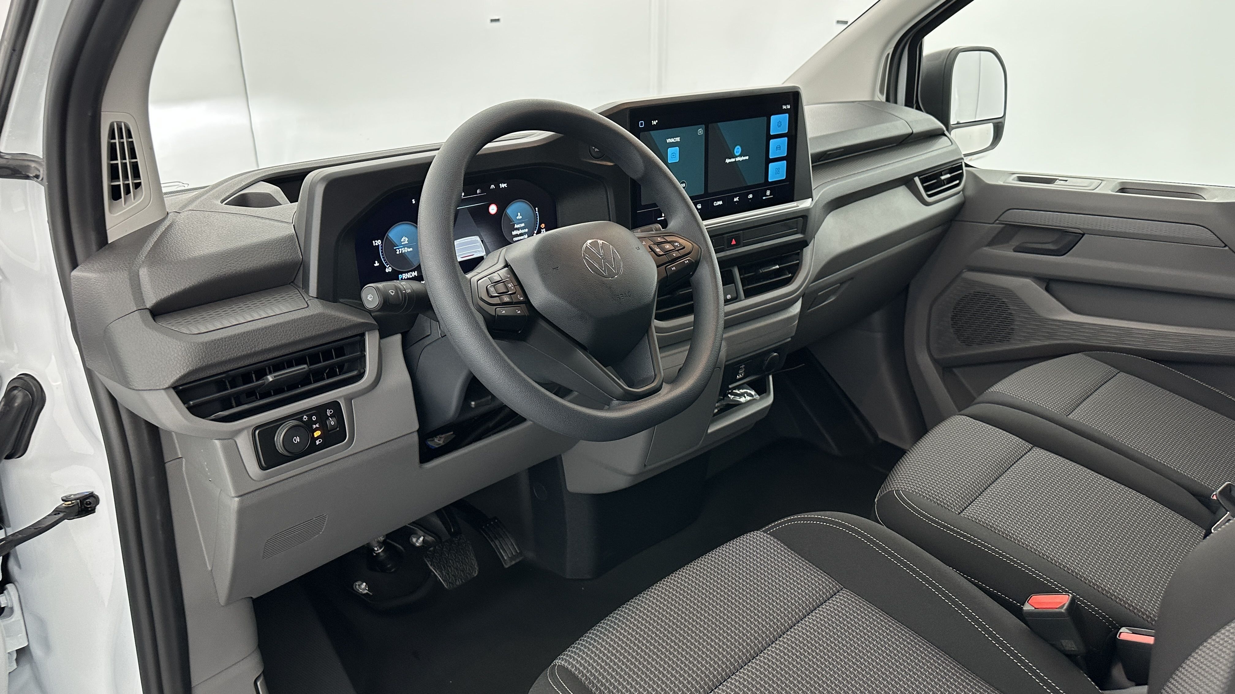 Volkswagen Transporter - Image 6