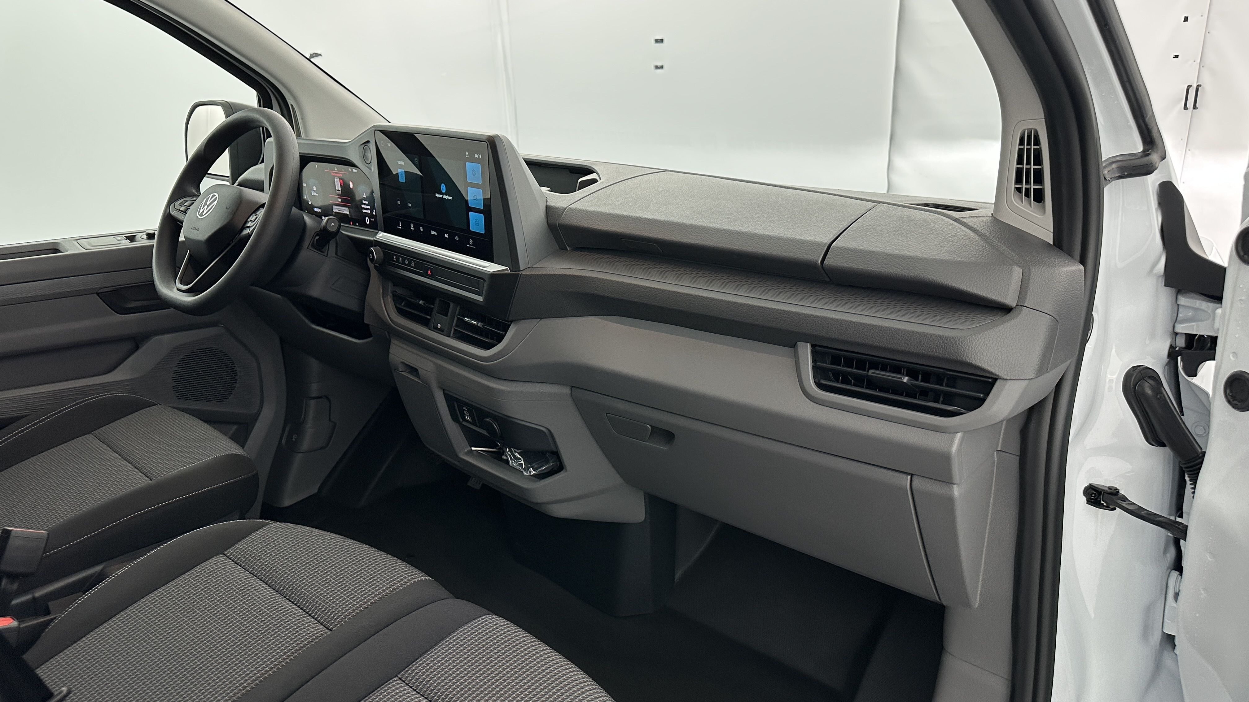 Volkswagen Transporter - Image 7