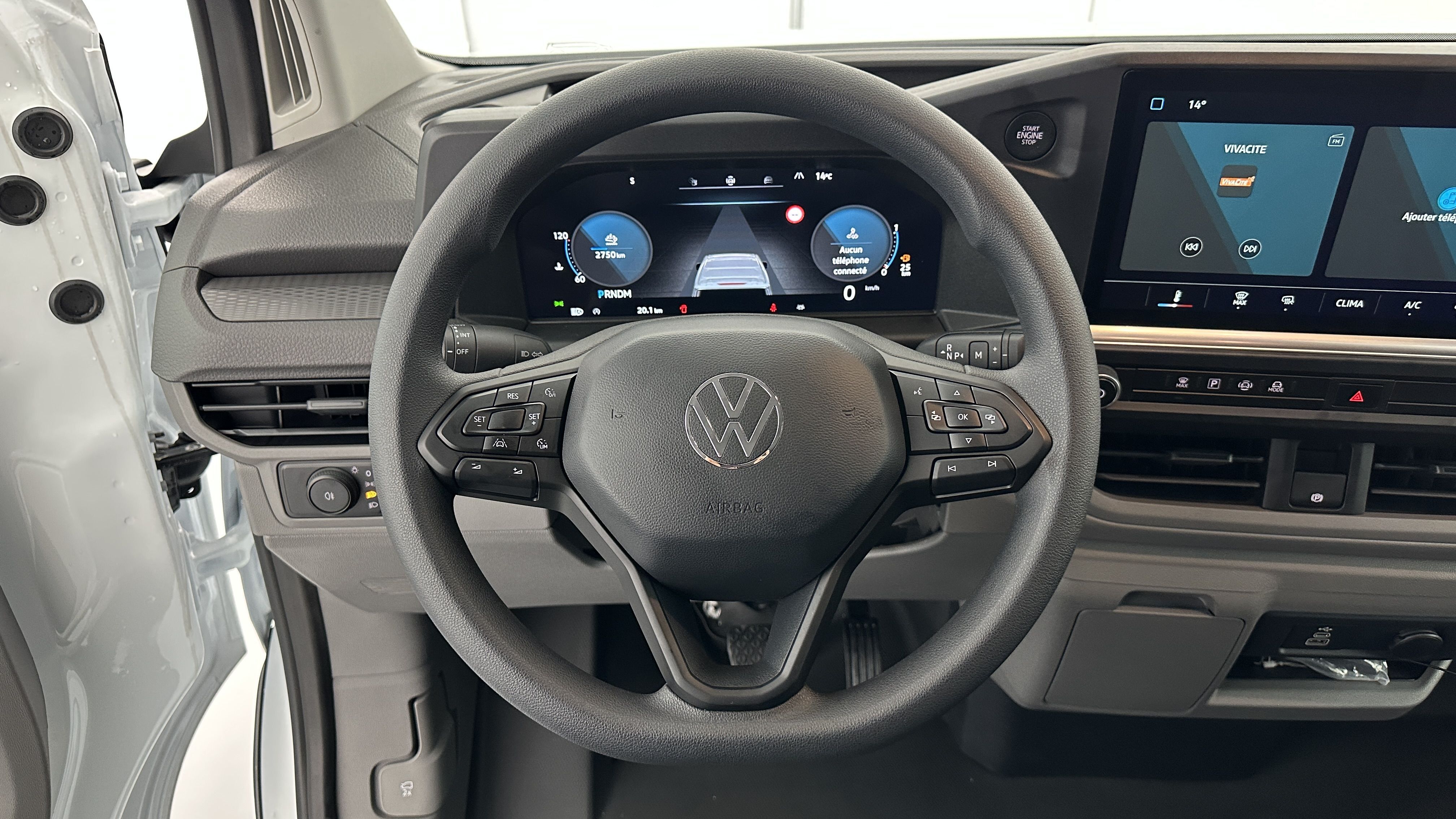 Volkswagen Transporter - Image 11