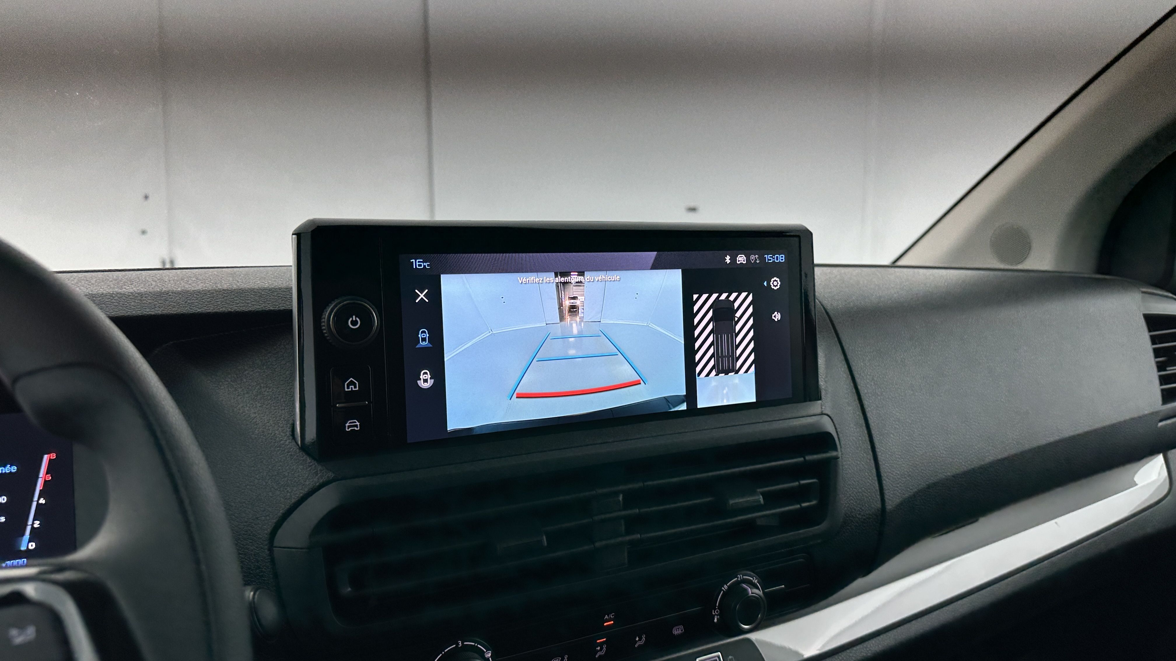 Peugeot E-EXPERT COMBI - Image 15