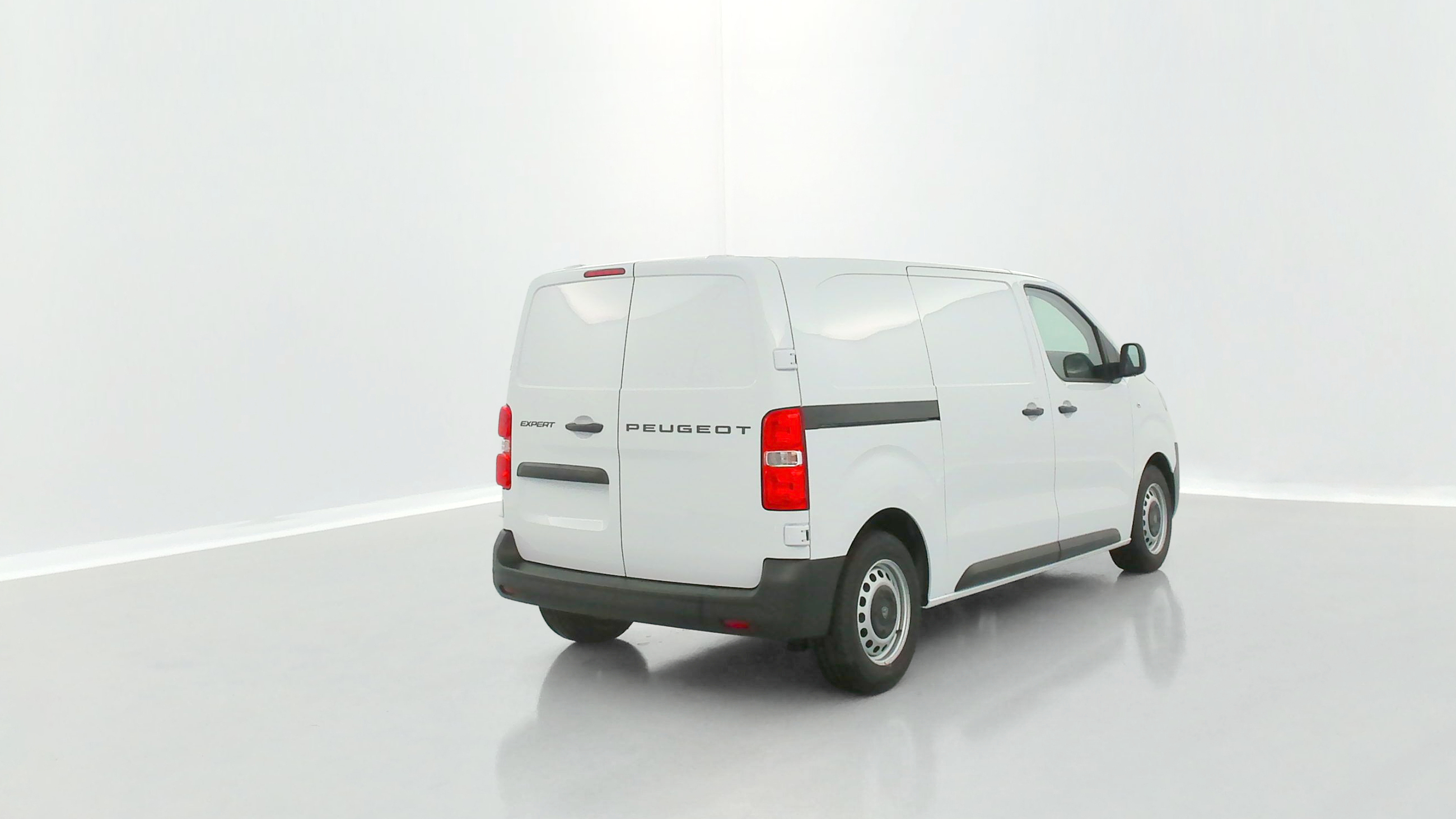 Peugeot E-EXPERT COMBI - Image 18