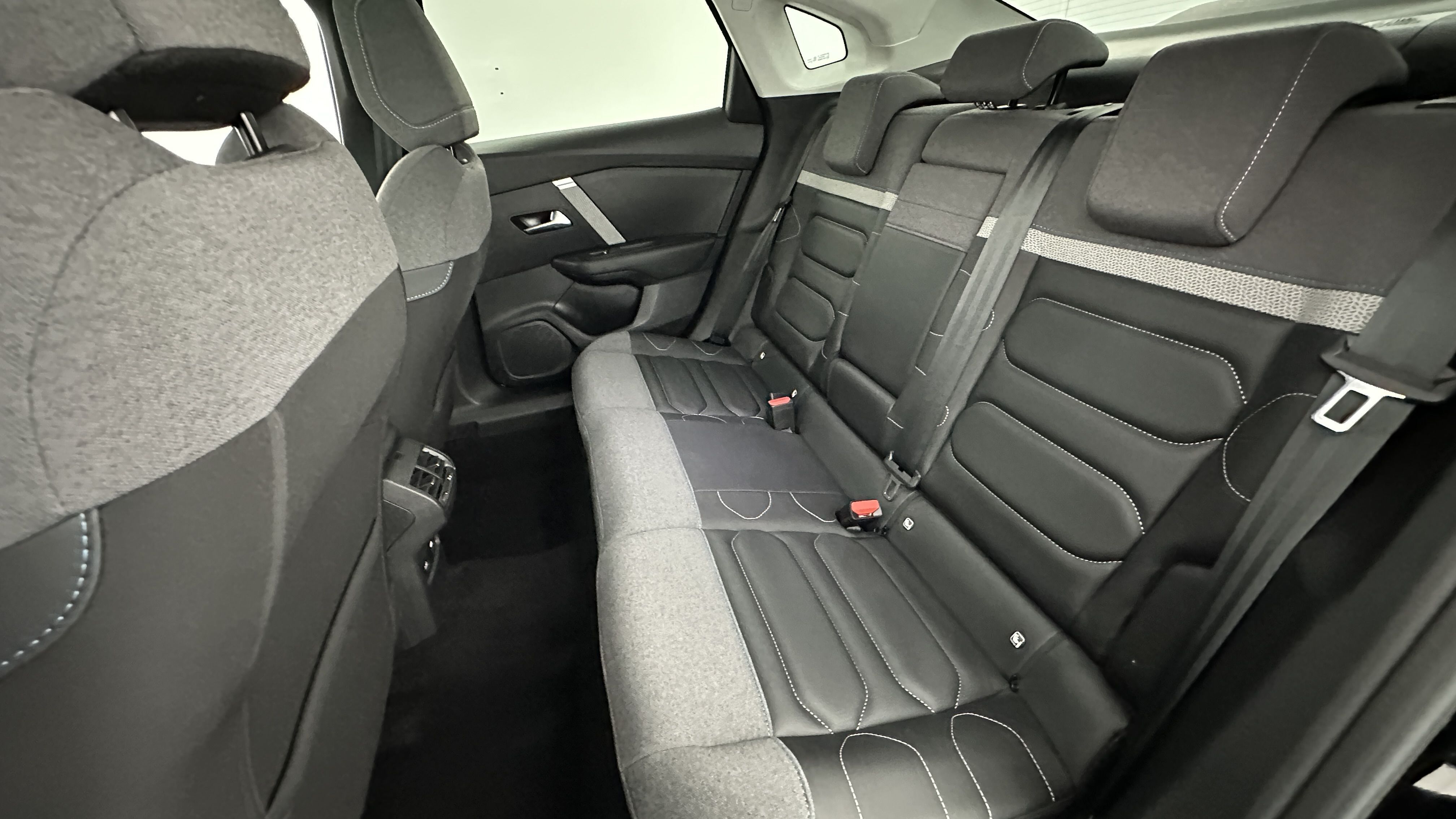 Citroën C4 X - Image 9