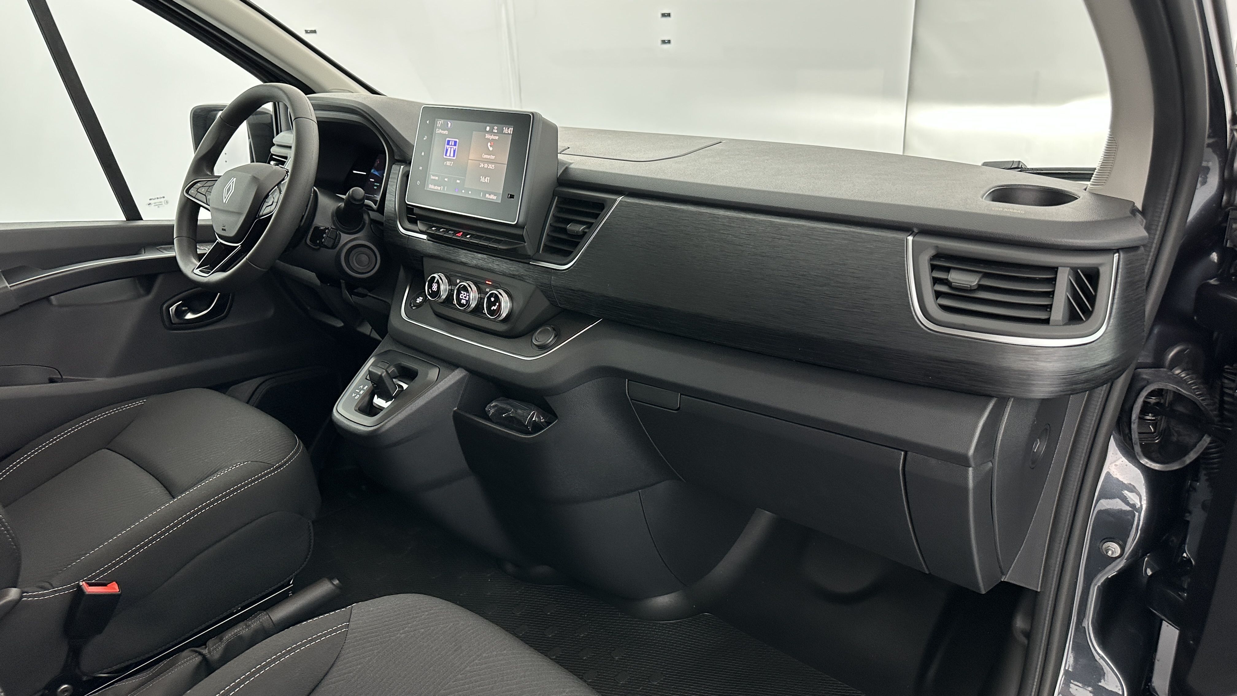 Renault Trucks TRAFIC CA - Image 7