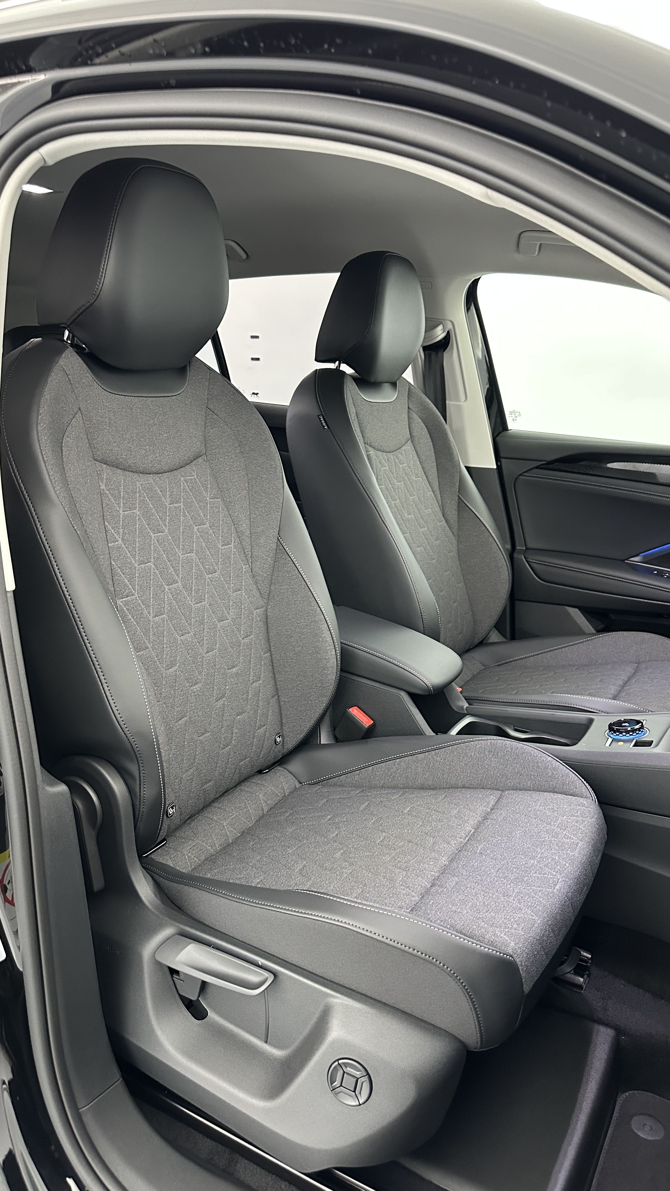 Volkswagen Tiguan - Image 17