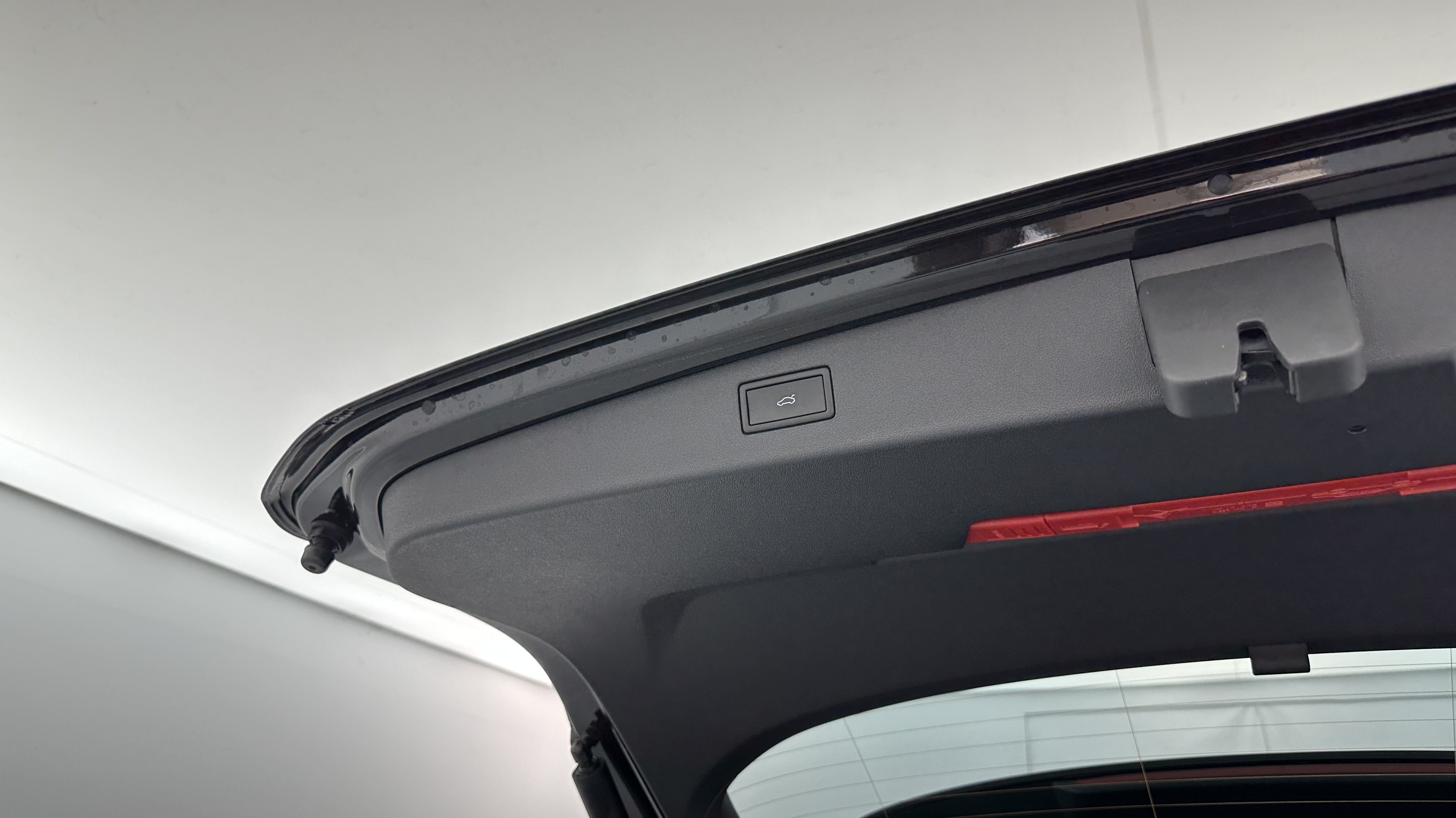 Volkswagen Tiguan - Image 25