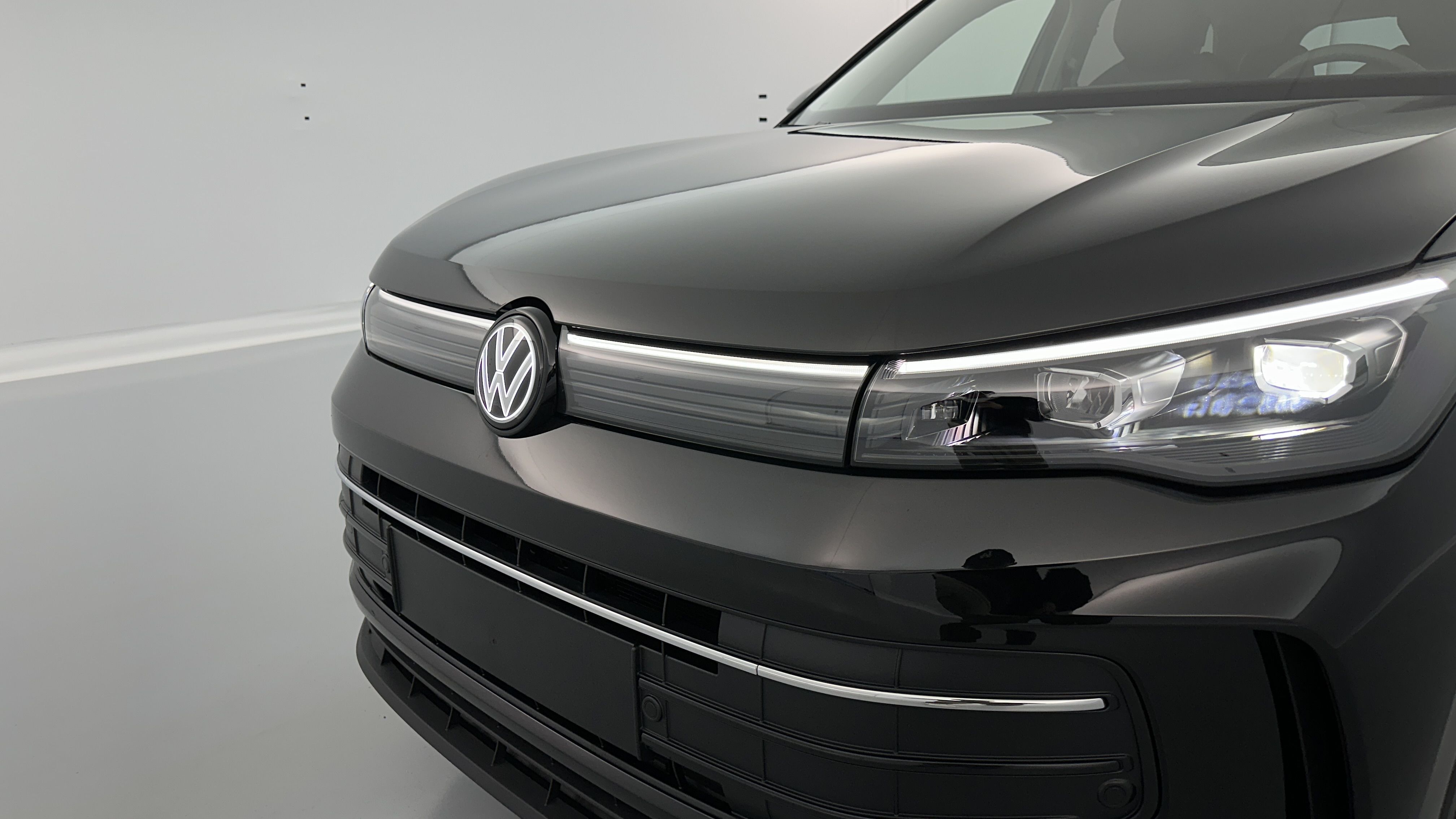 Volkswagen Tiguan - Image 26