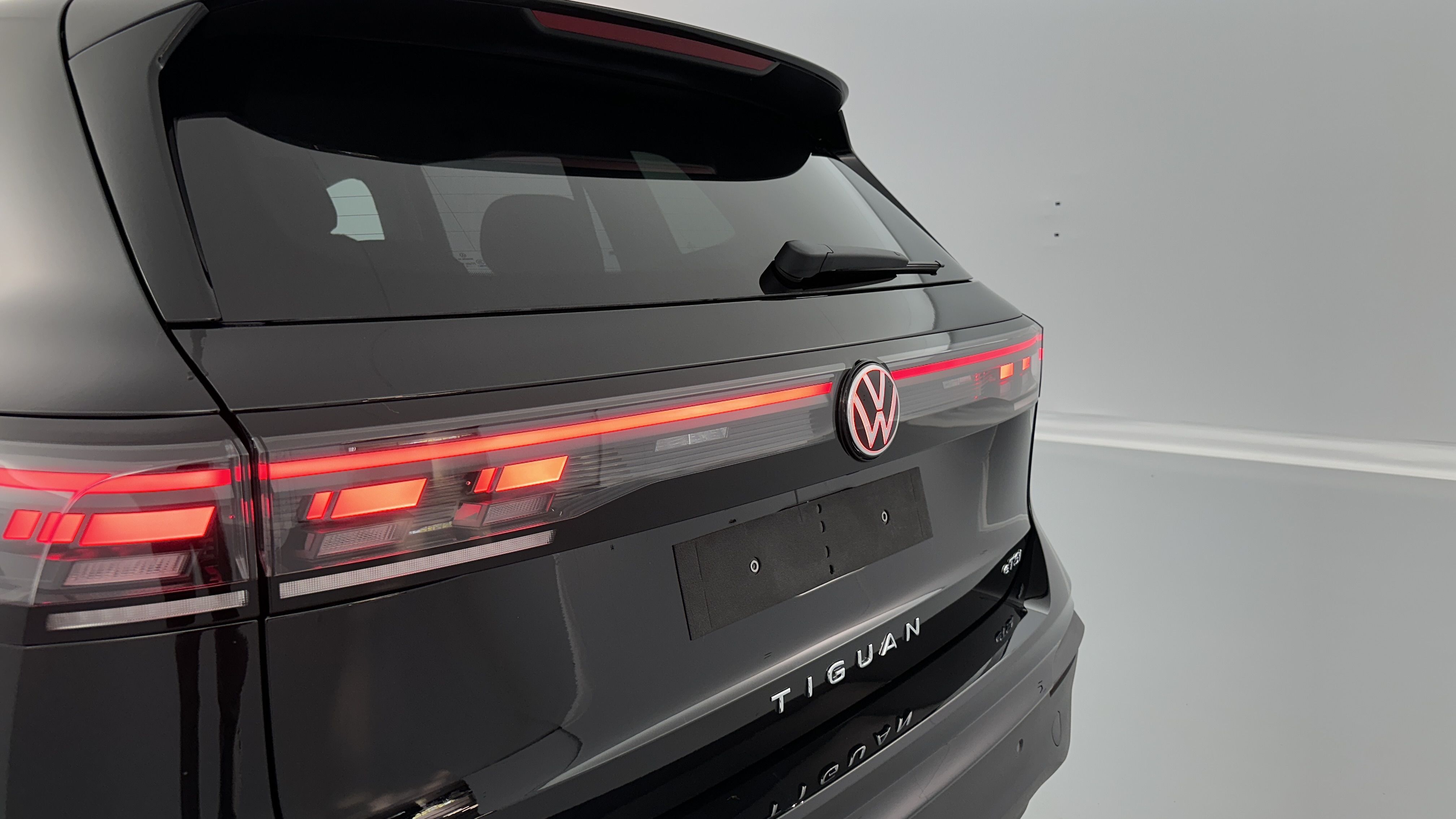 Volkswagen Tiguan - Image 27