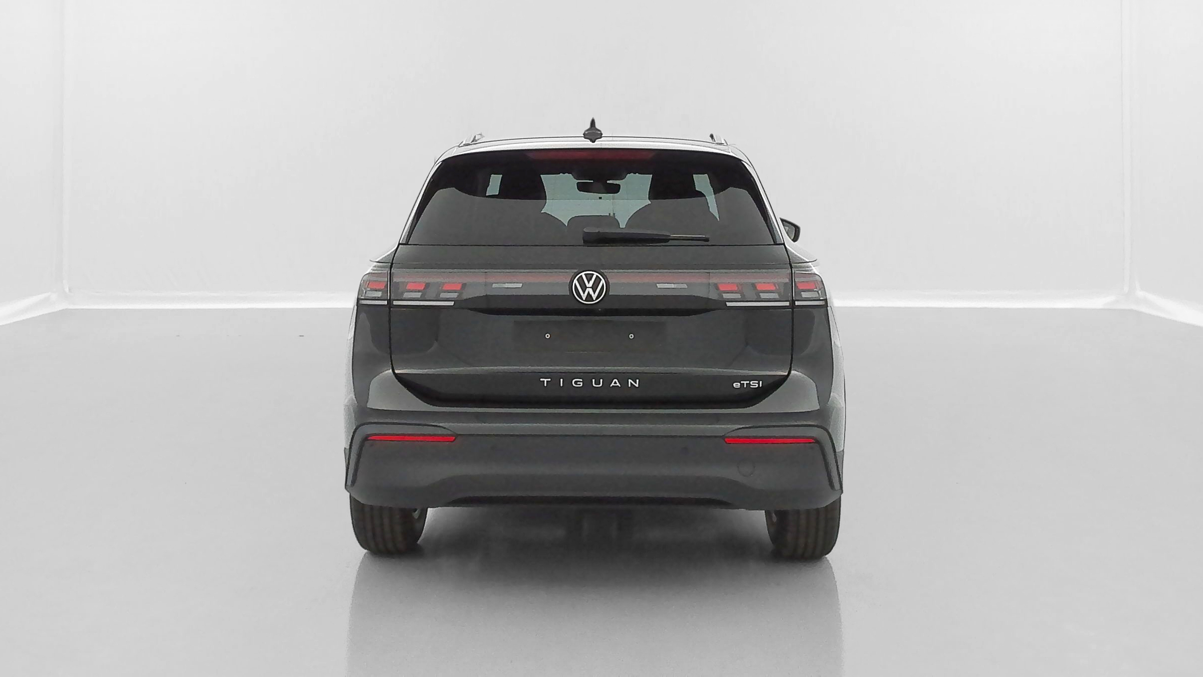 Volkswagen Tiguan - Image 28