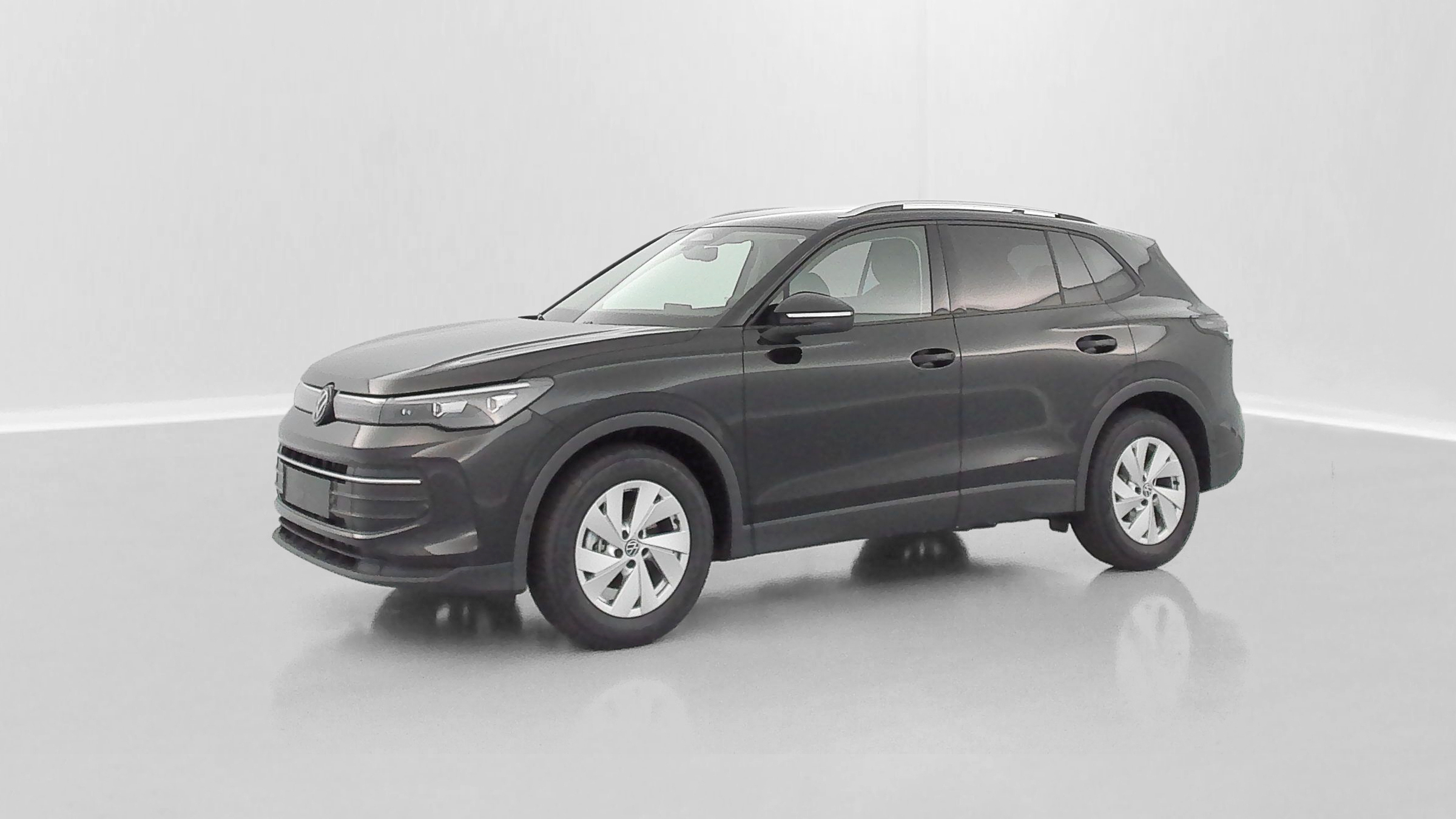 Volkswagen Tiguan - Image 31
