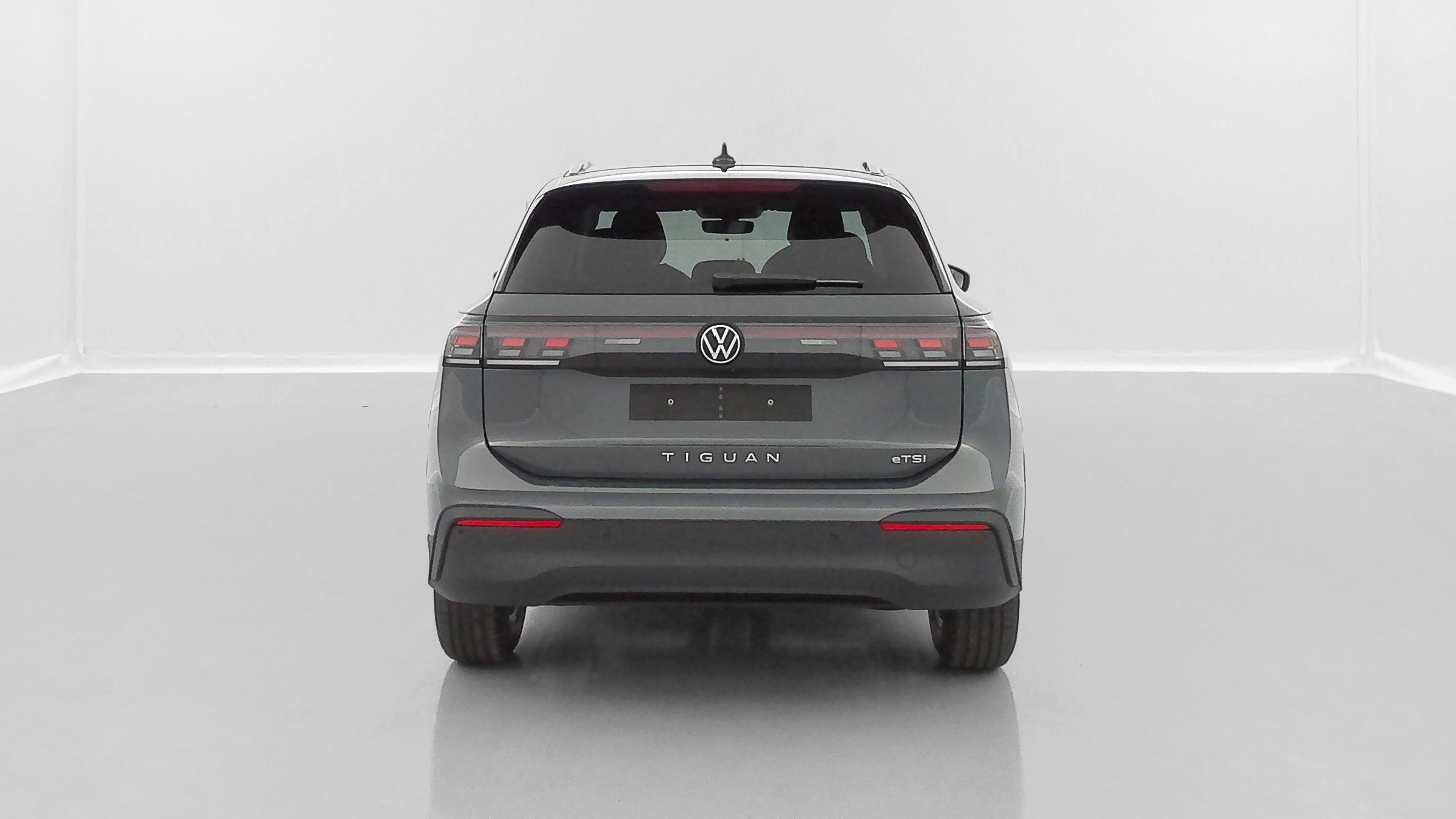 Volkswagen Tiguan - Image 28