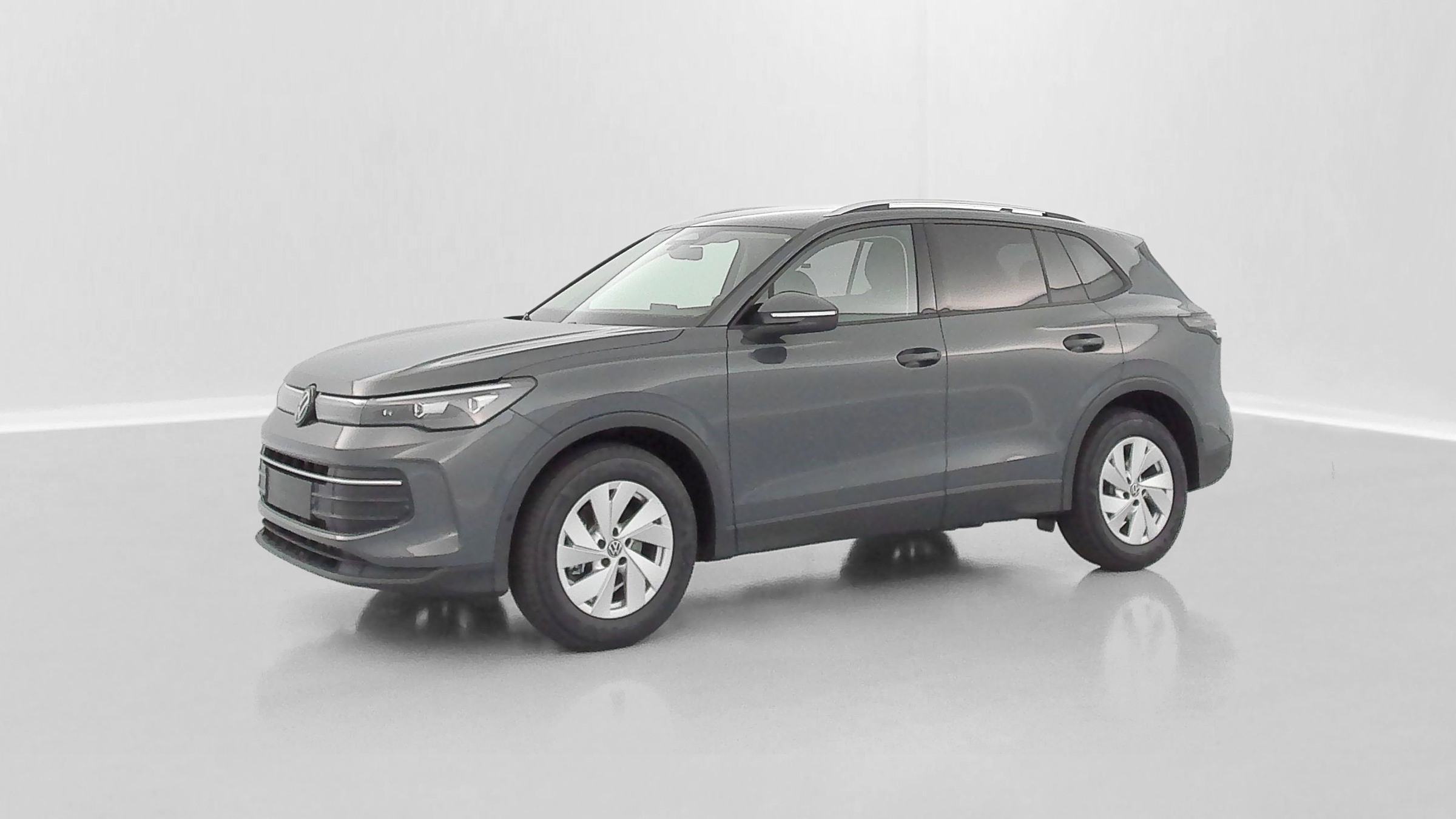 Volkswagen Tiguan - Image 31
