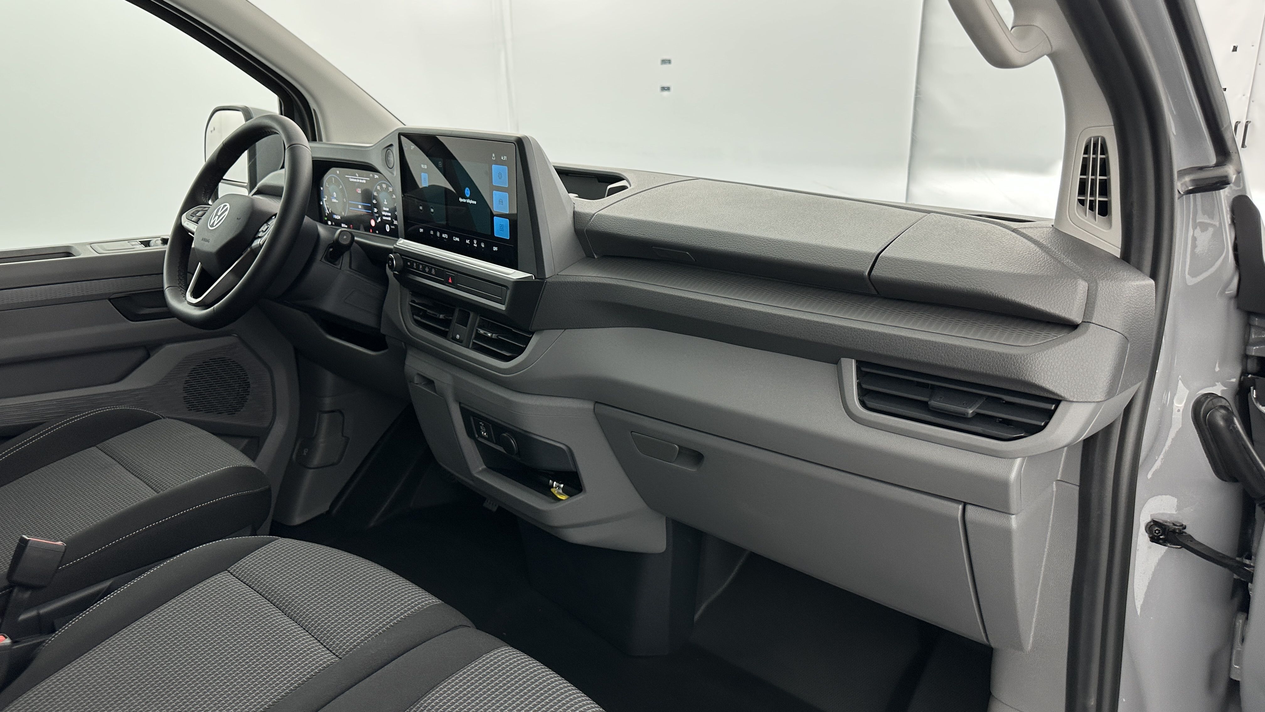 Volkswagen Transporter - Image 7