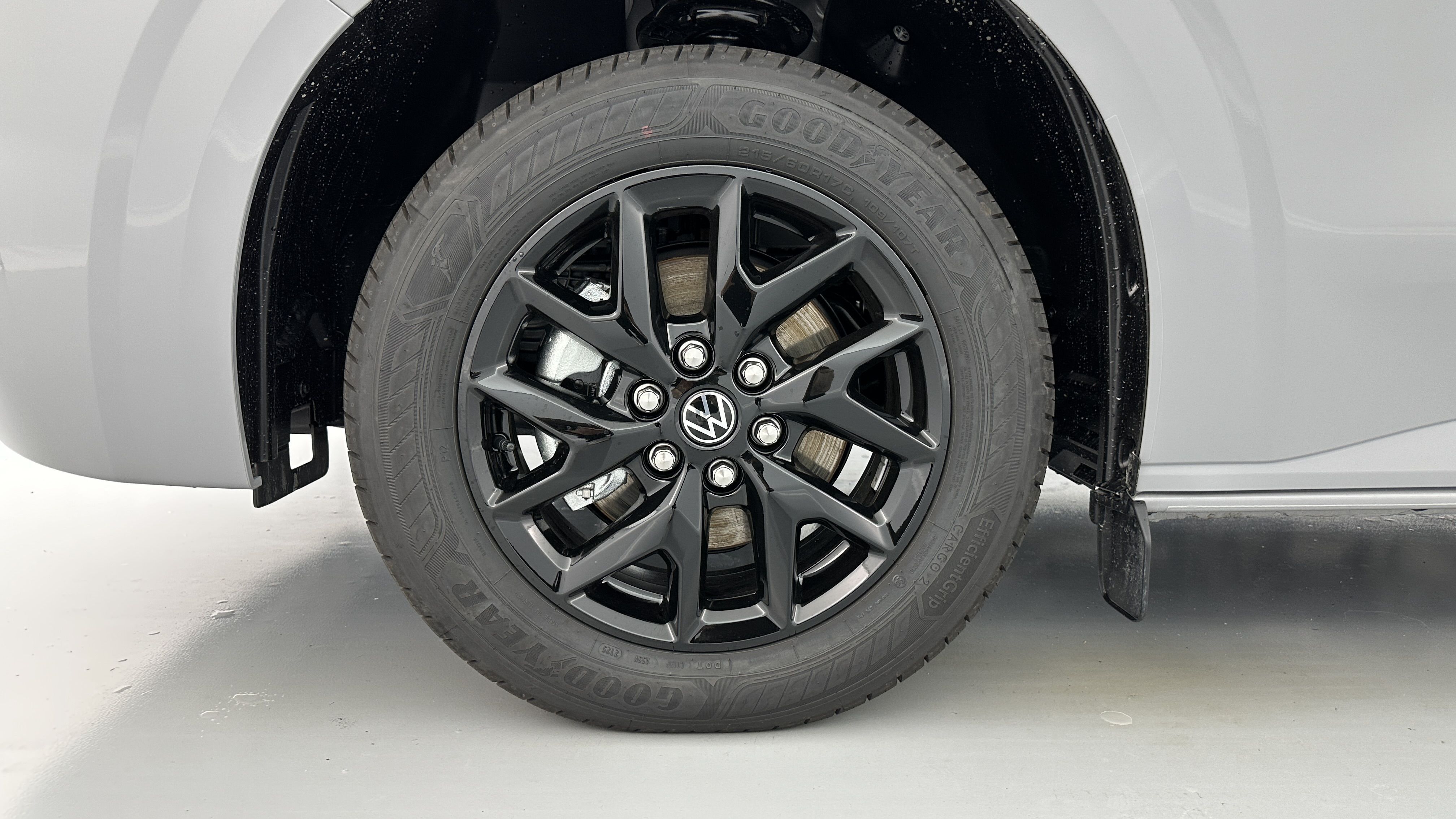 Volkswagen Transporter - Image 10