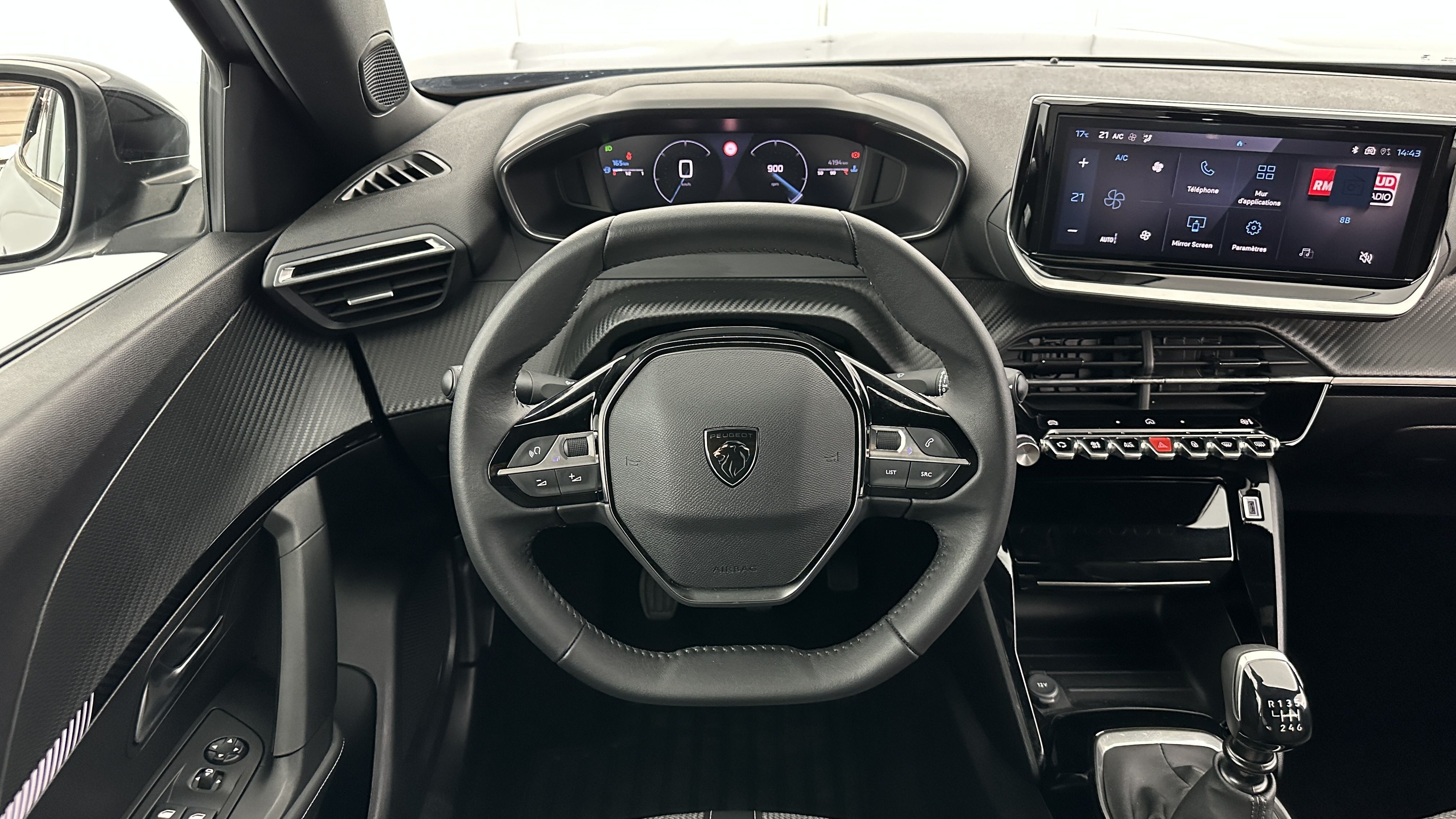 Peugeot 2008 - Image 12