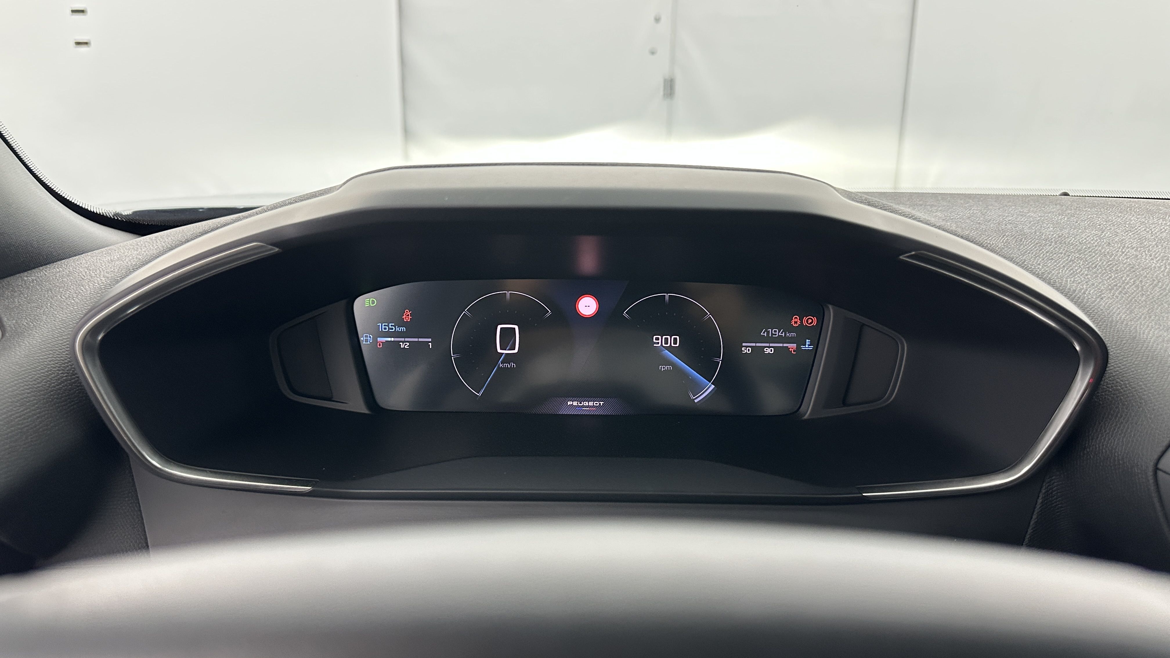 Peugeot 2008 - Image 13