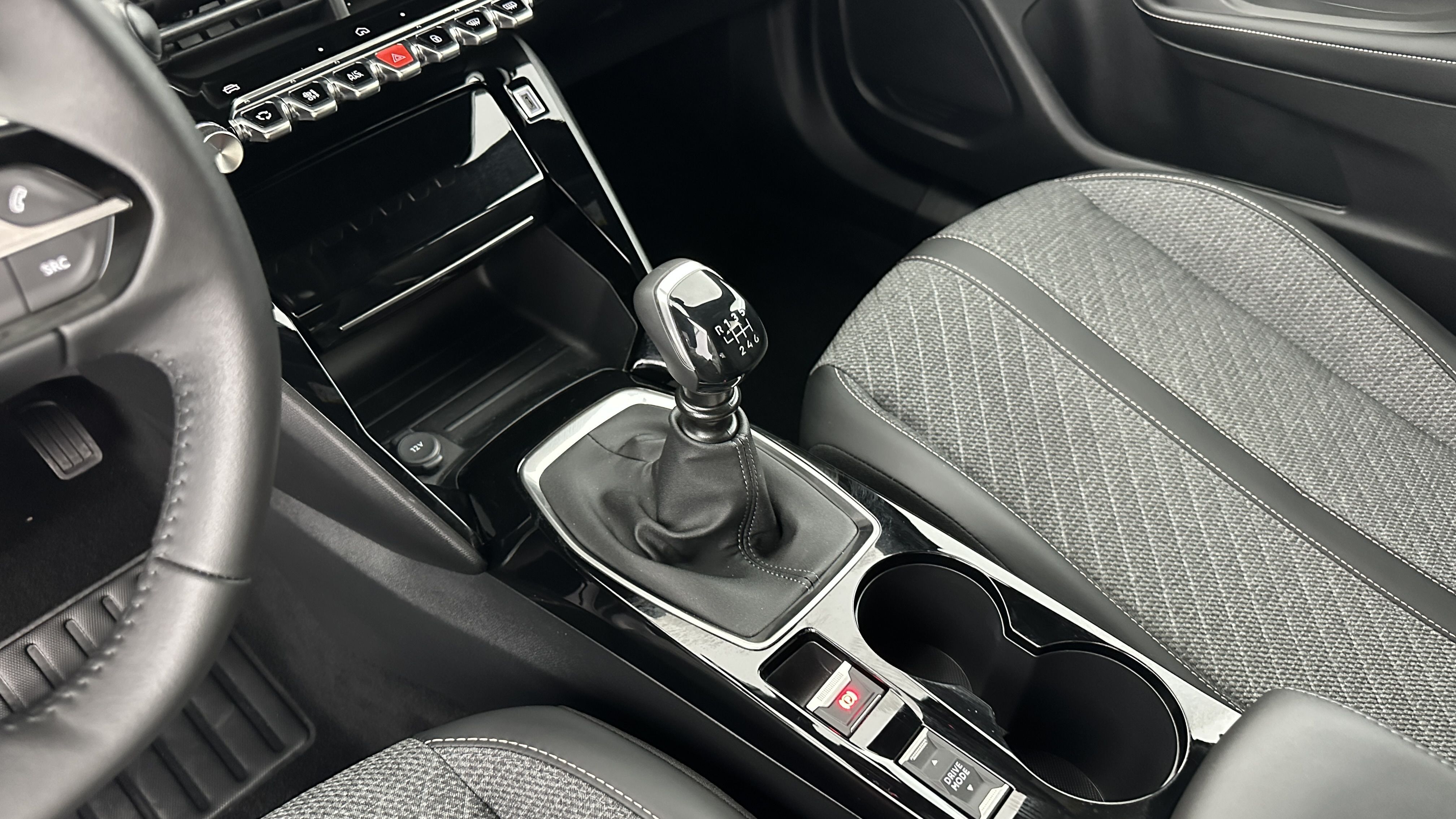 Peugeot 2008 - Image 15