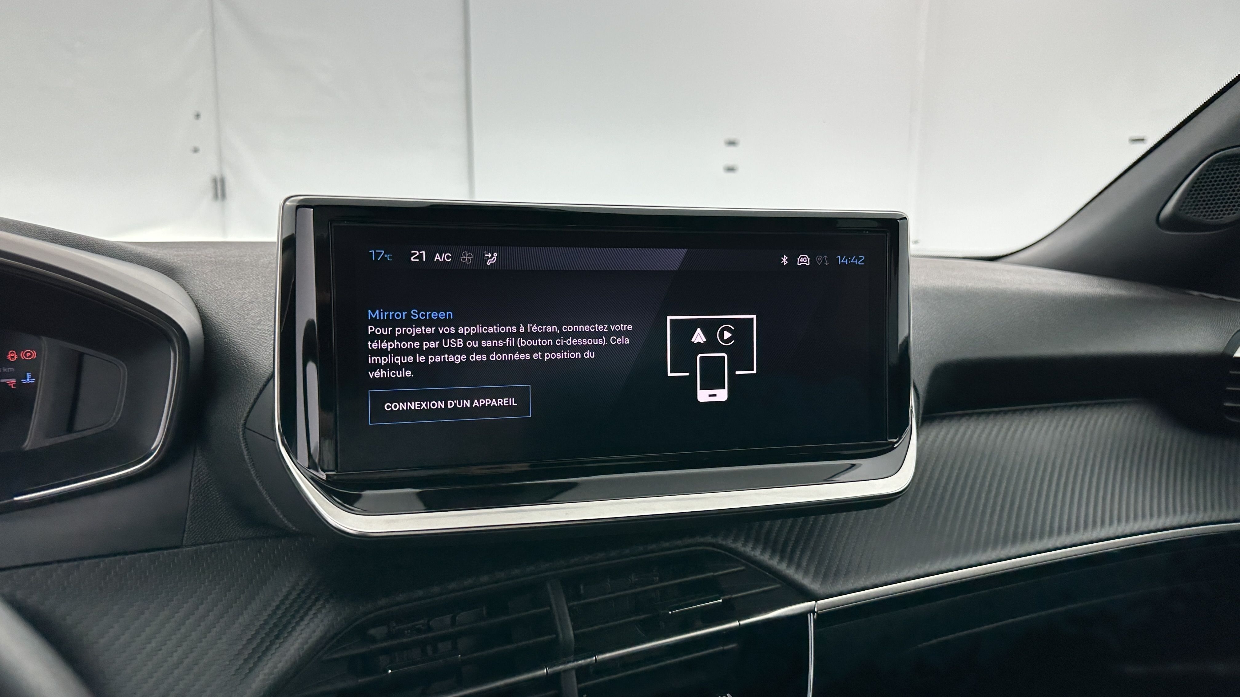 Peugeot 2008 - Image 17