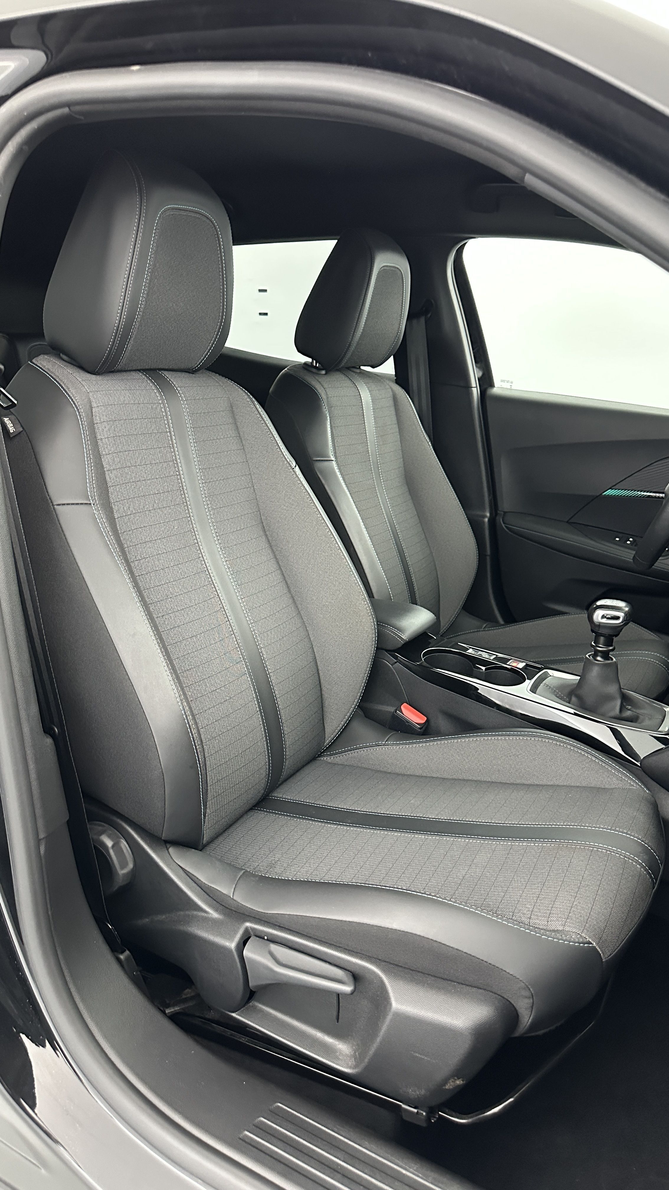 Peugeot 2008 - Image 15