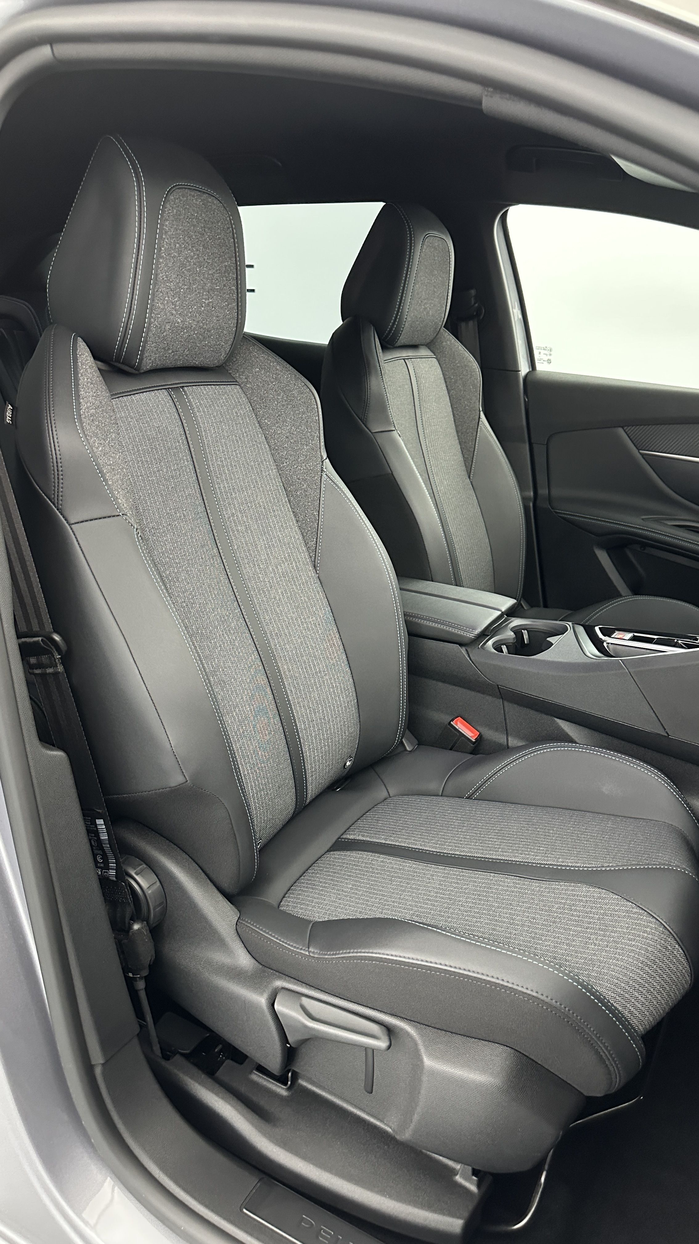 Peugeot 3008 - Image 25