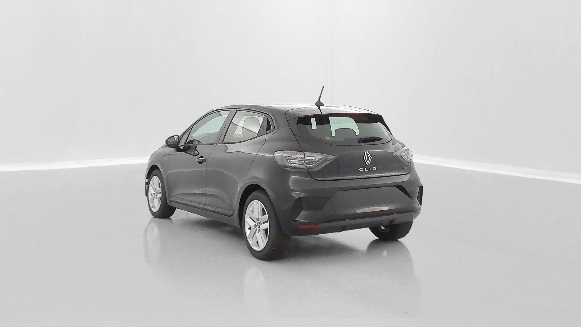 Renault Clio - Image 5