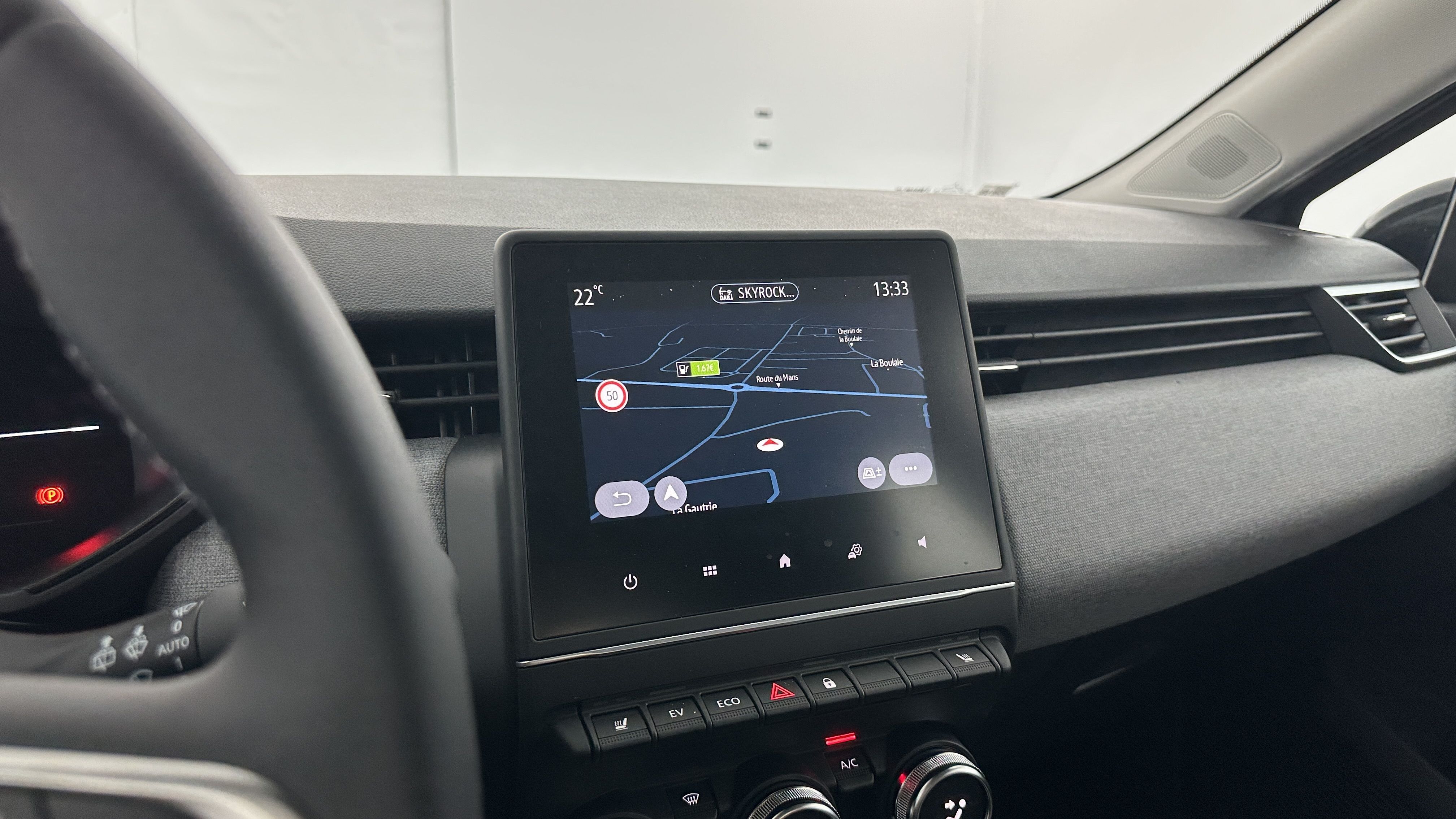 Renault Clio - Image 19