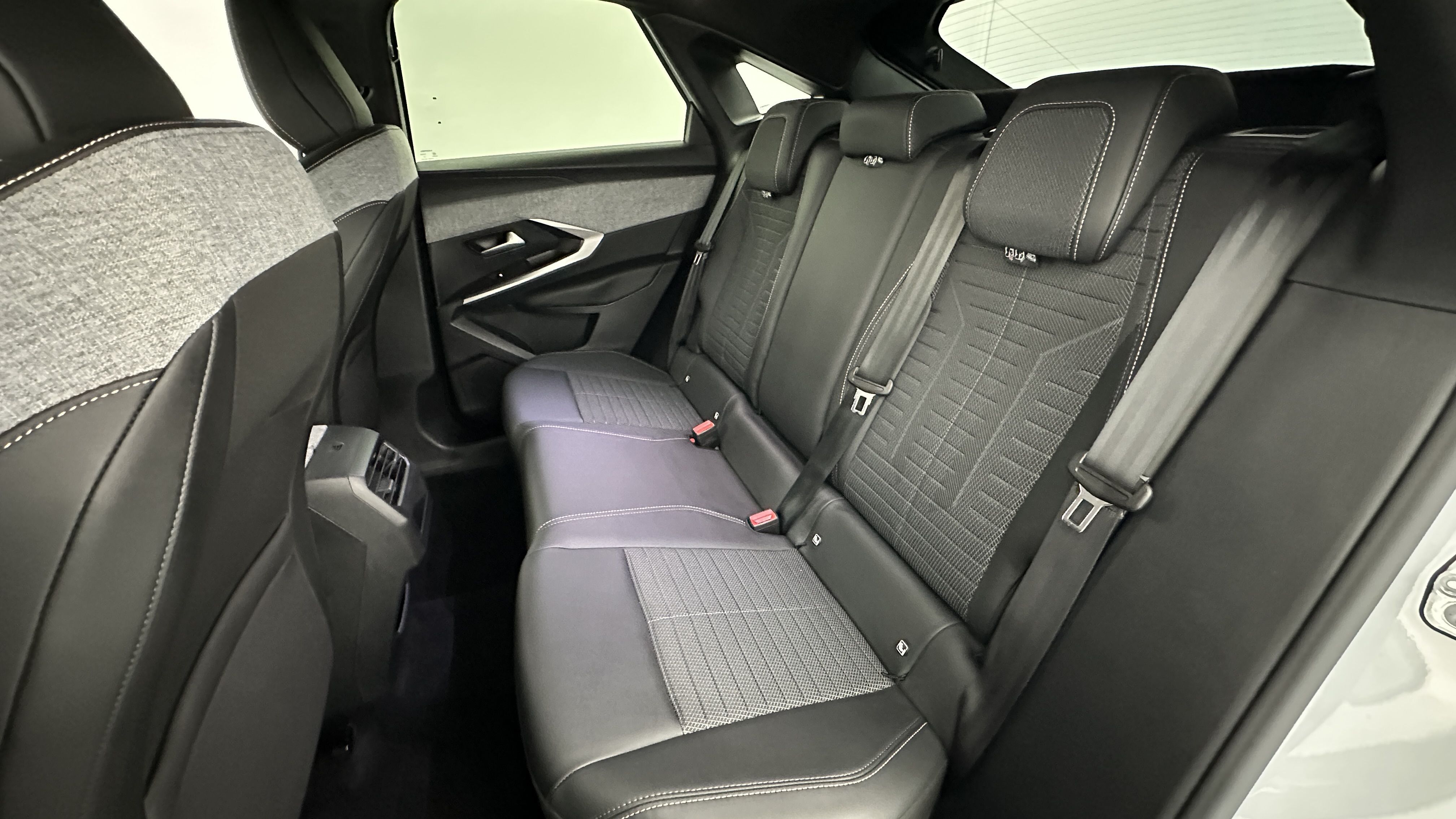 Peugeot 3008 - Image 9