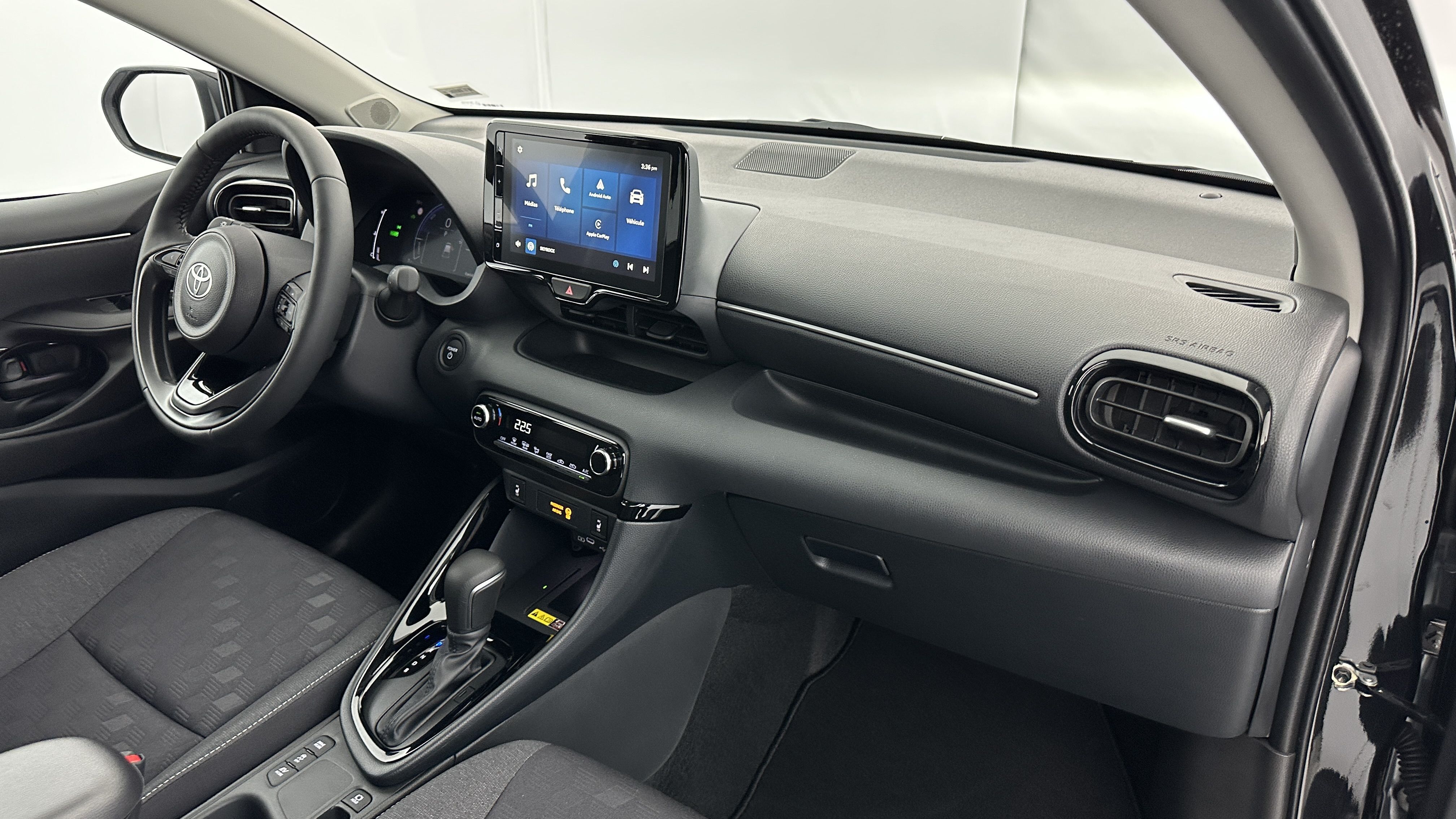 Toyota Yaris - Image 8