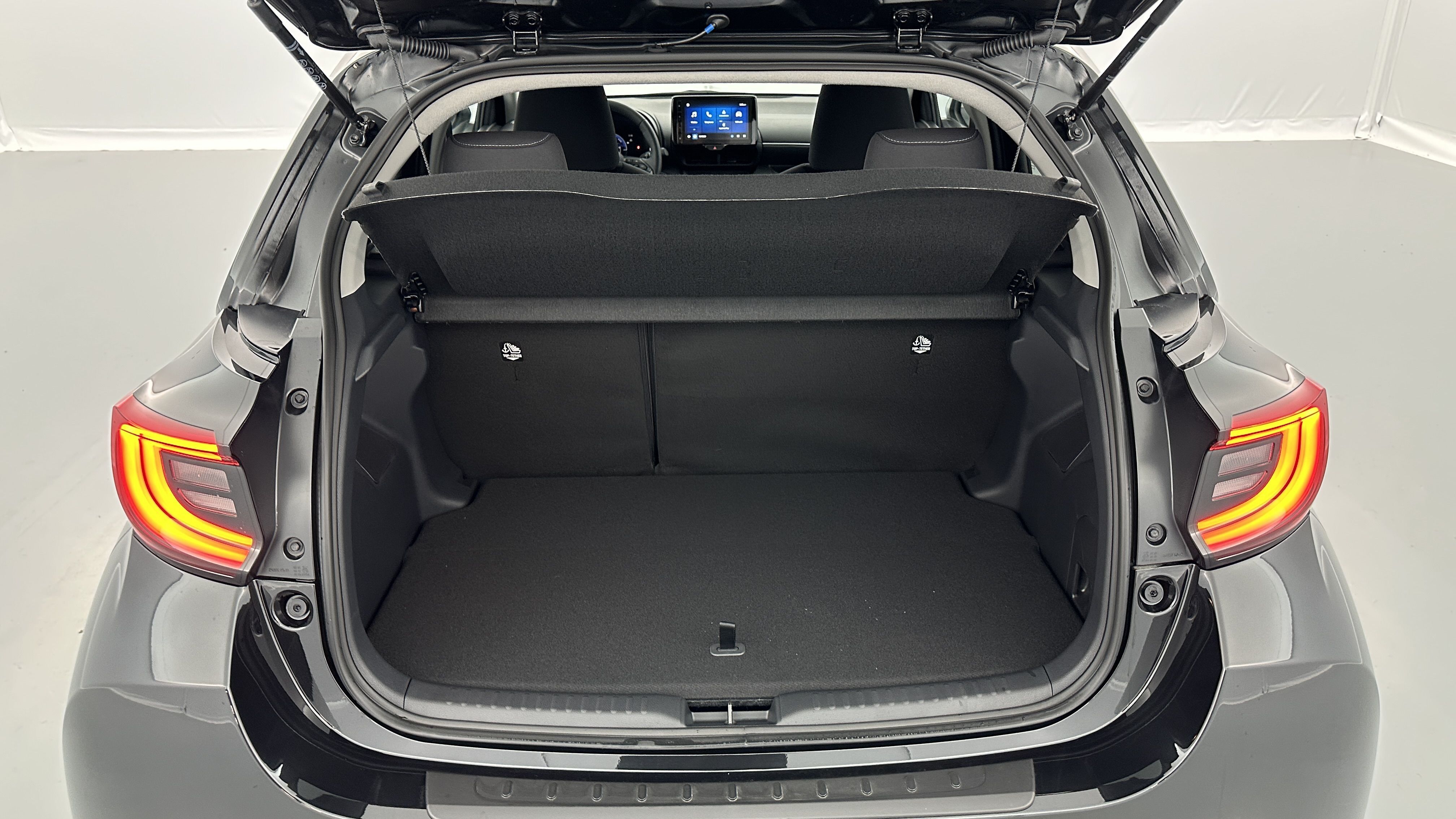 Toyota Yaris - Image 10