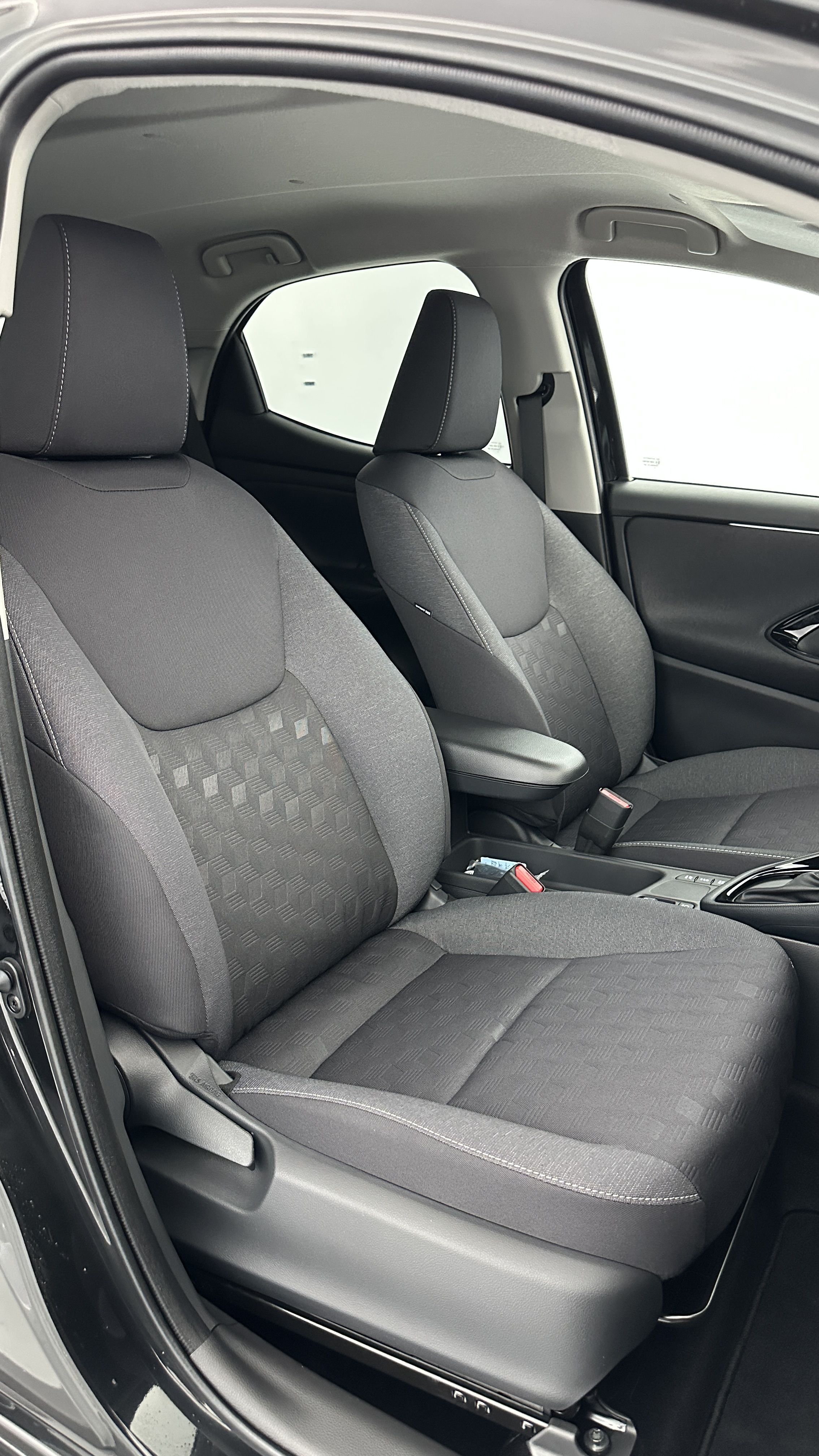 Toyota Yaris - Image 22