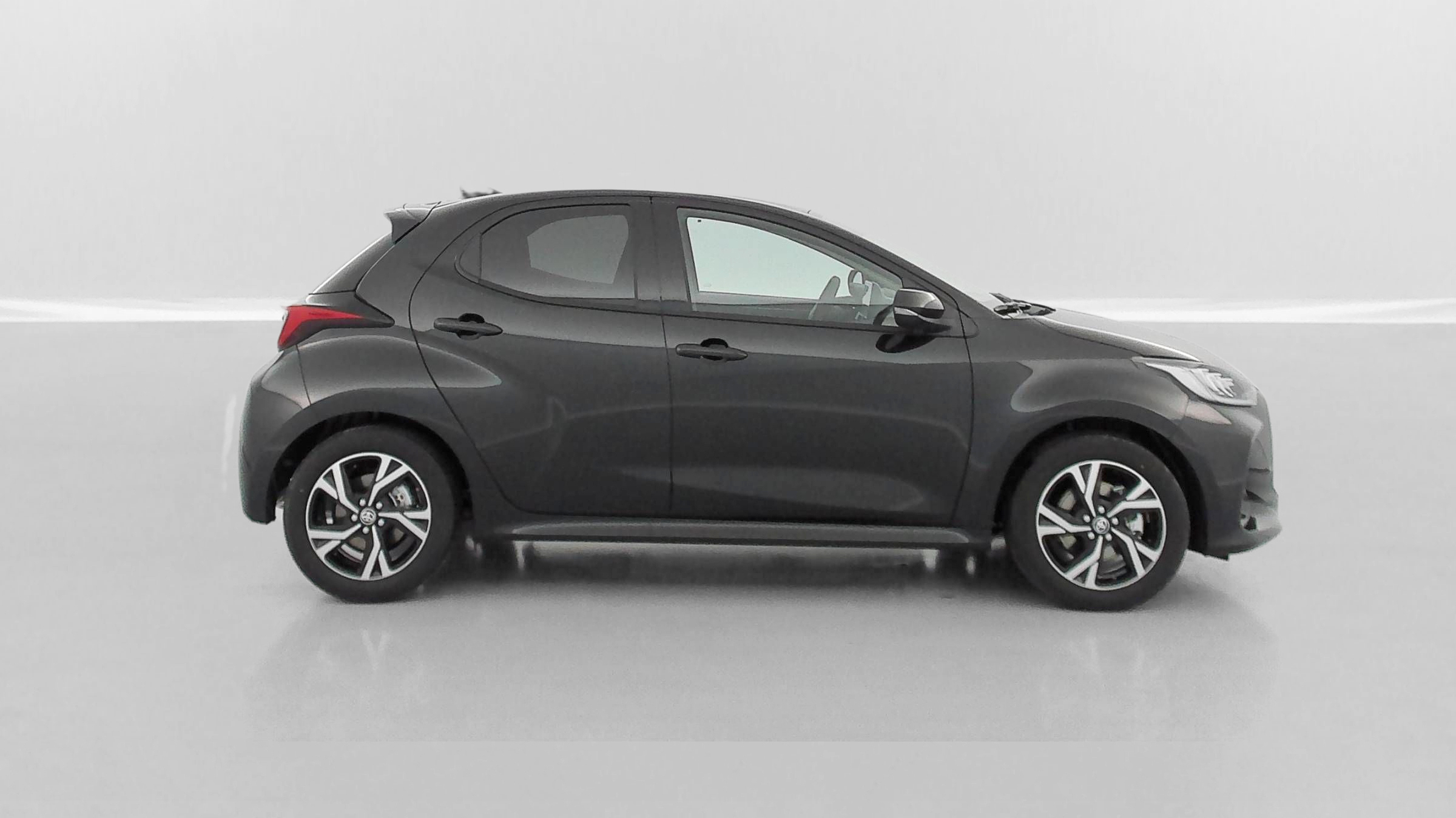 Toyota Yaris - Image 26