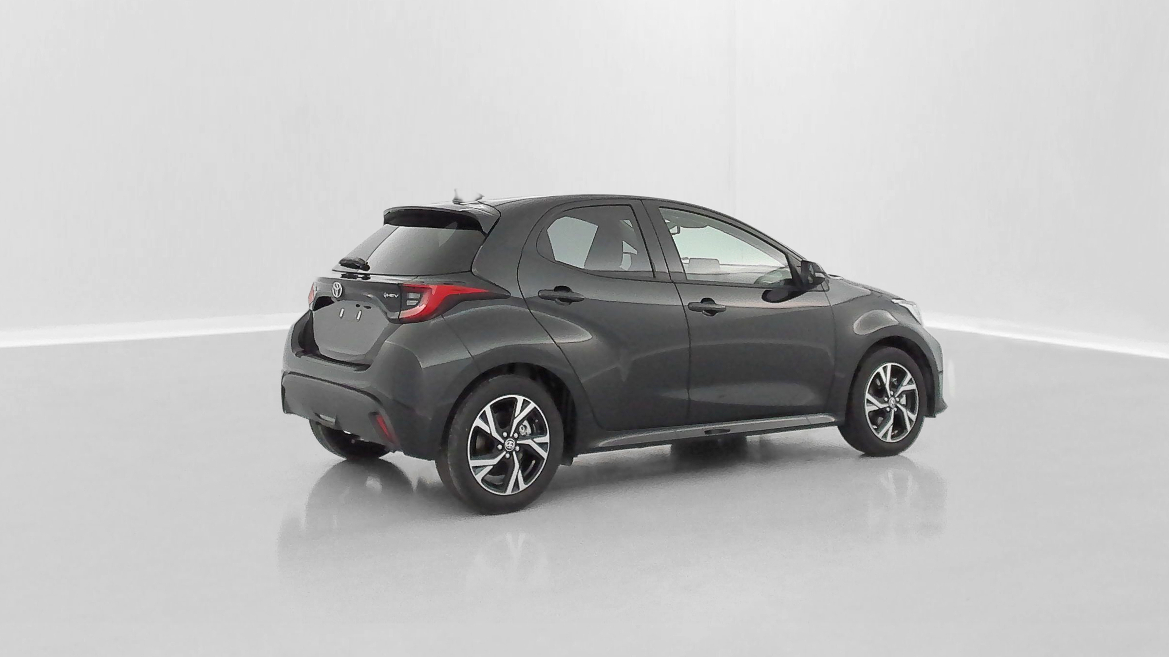 Toyota Yaris - Image 29