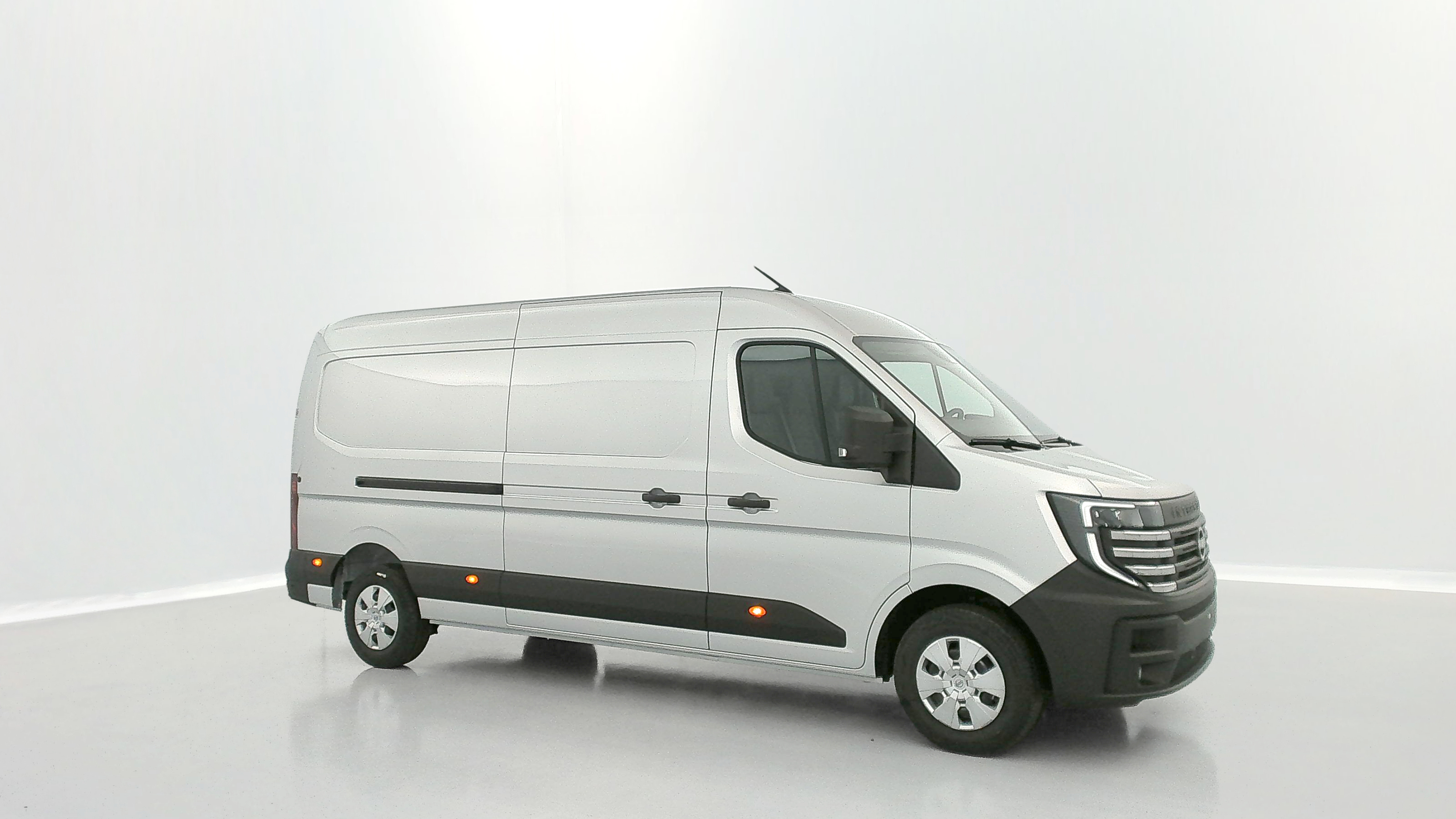 Nissan Interstar Fourgon - Image 24