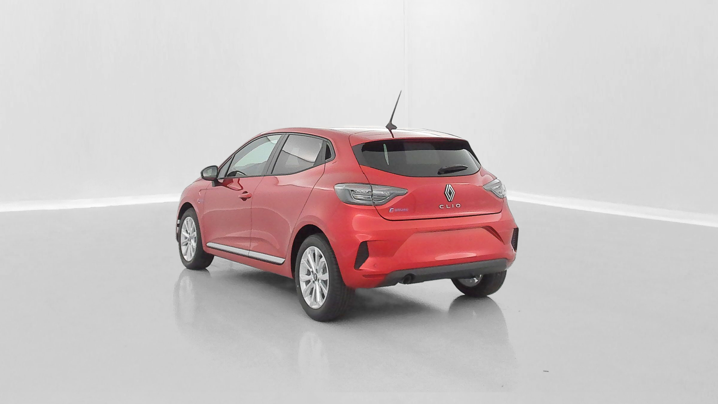 Renault Clio - Image 5