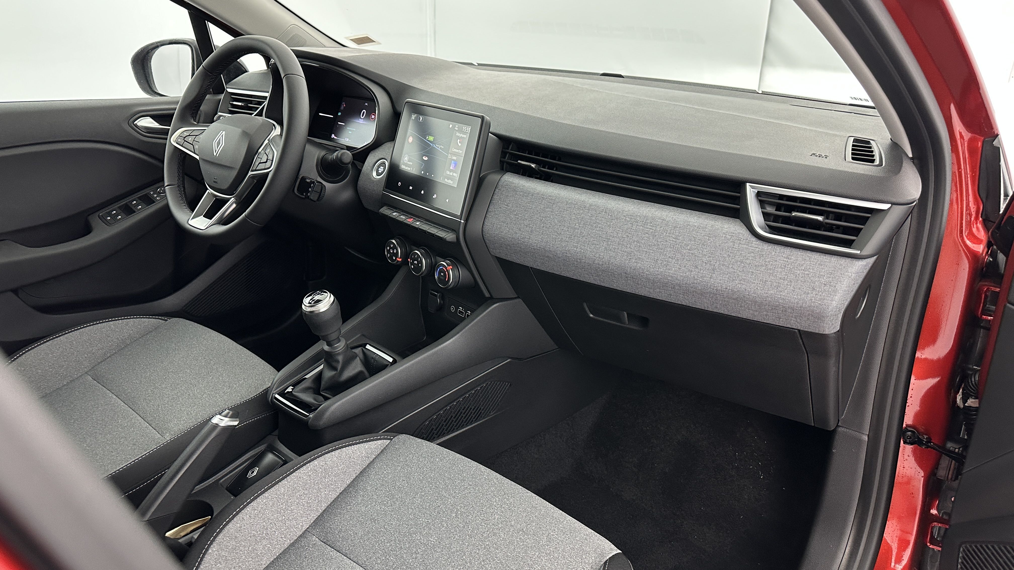 Renault Clio - Image 7