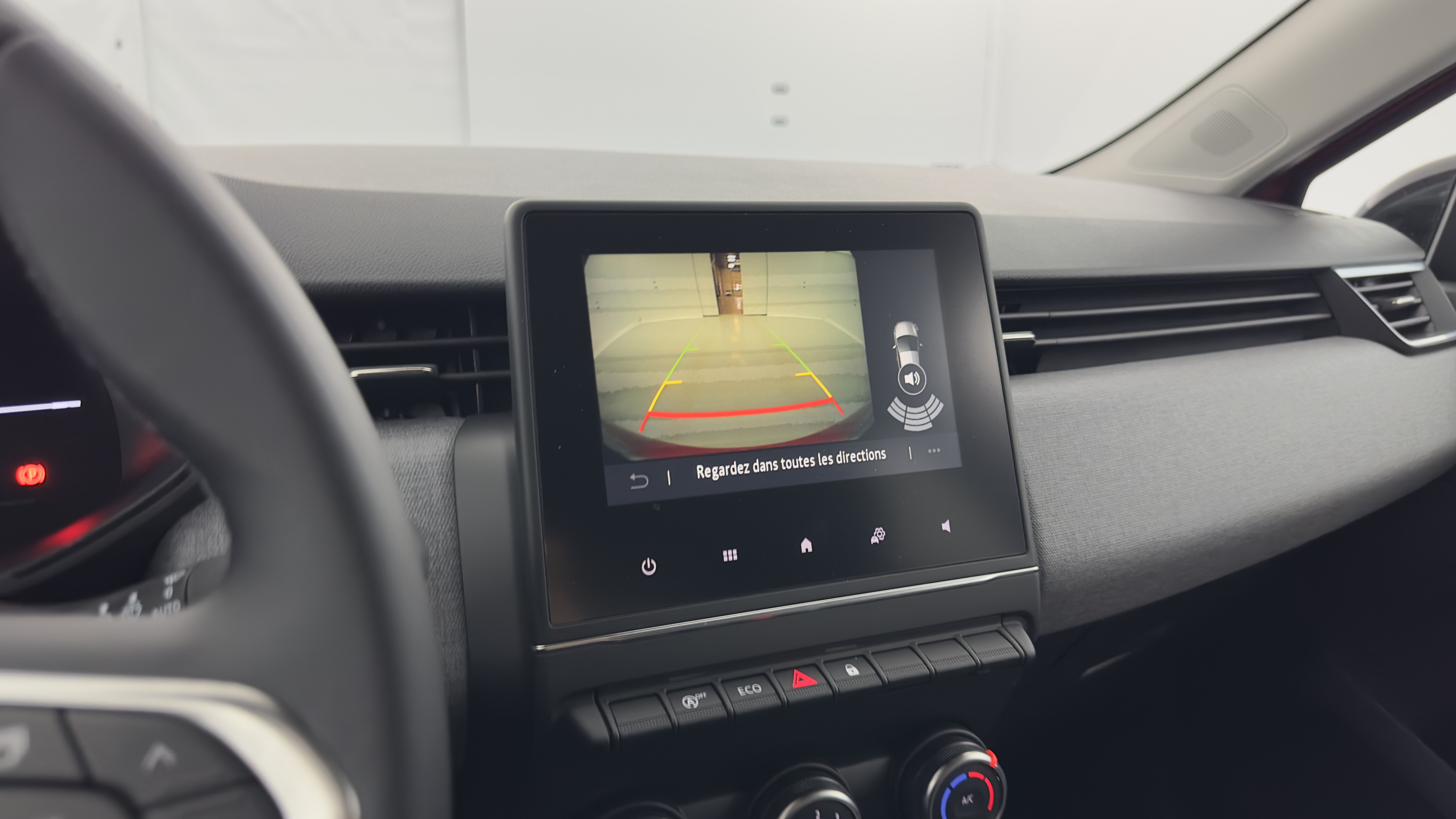 Renault Clio - Image 14