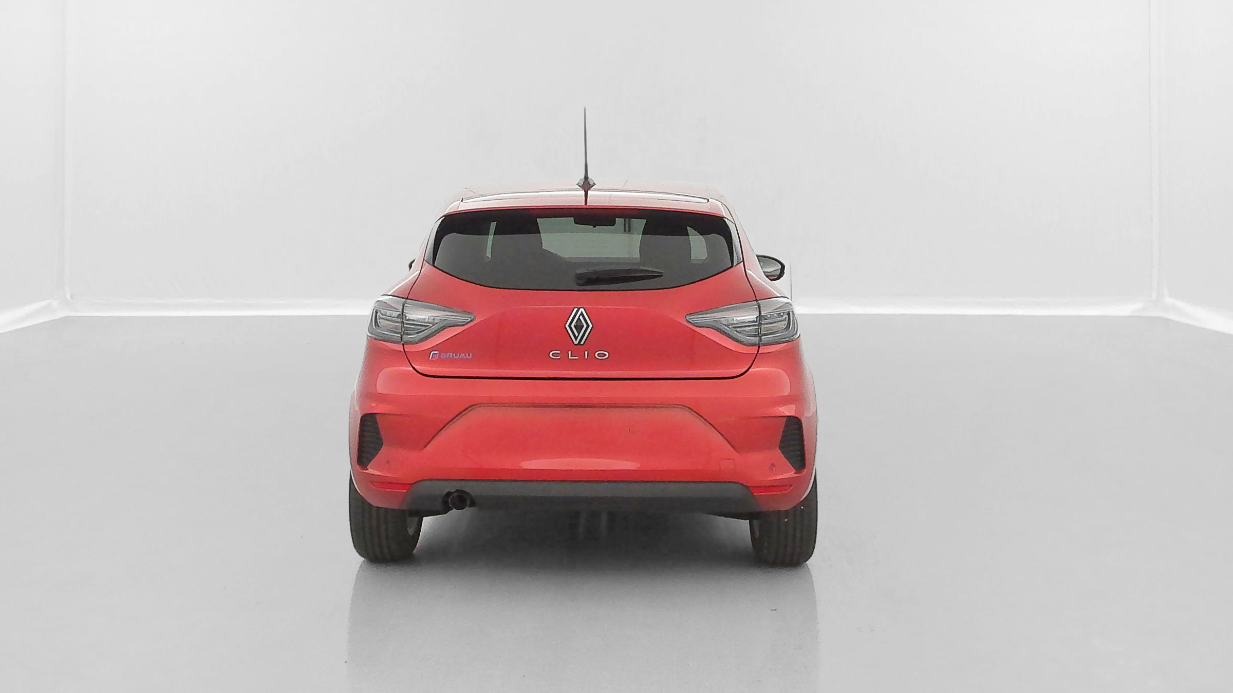 Renault Clio - Image 19