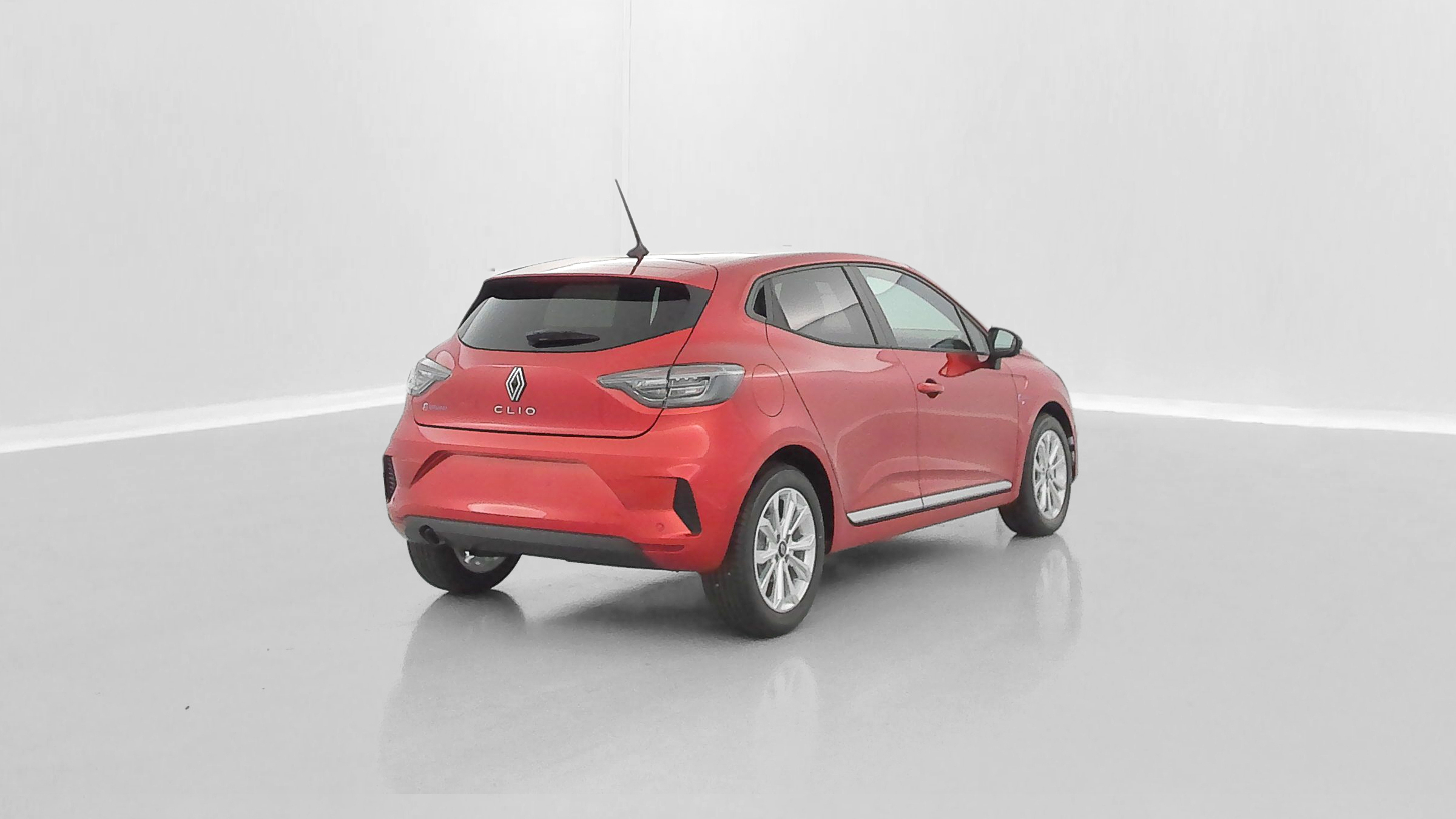 Renault Clio - Image 20