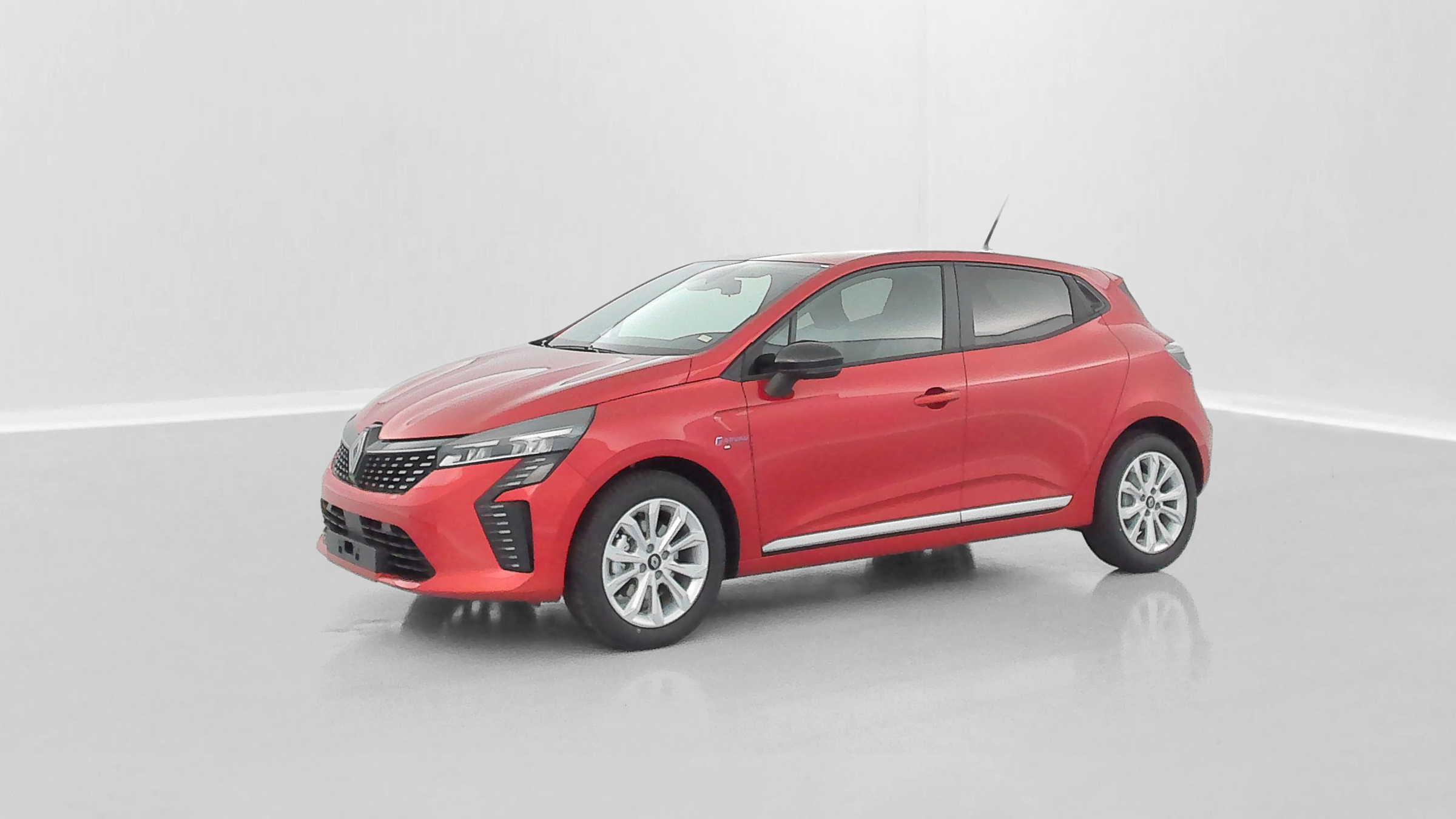 Renault Clio - Image 22