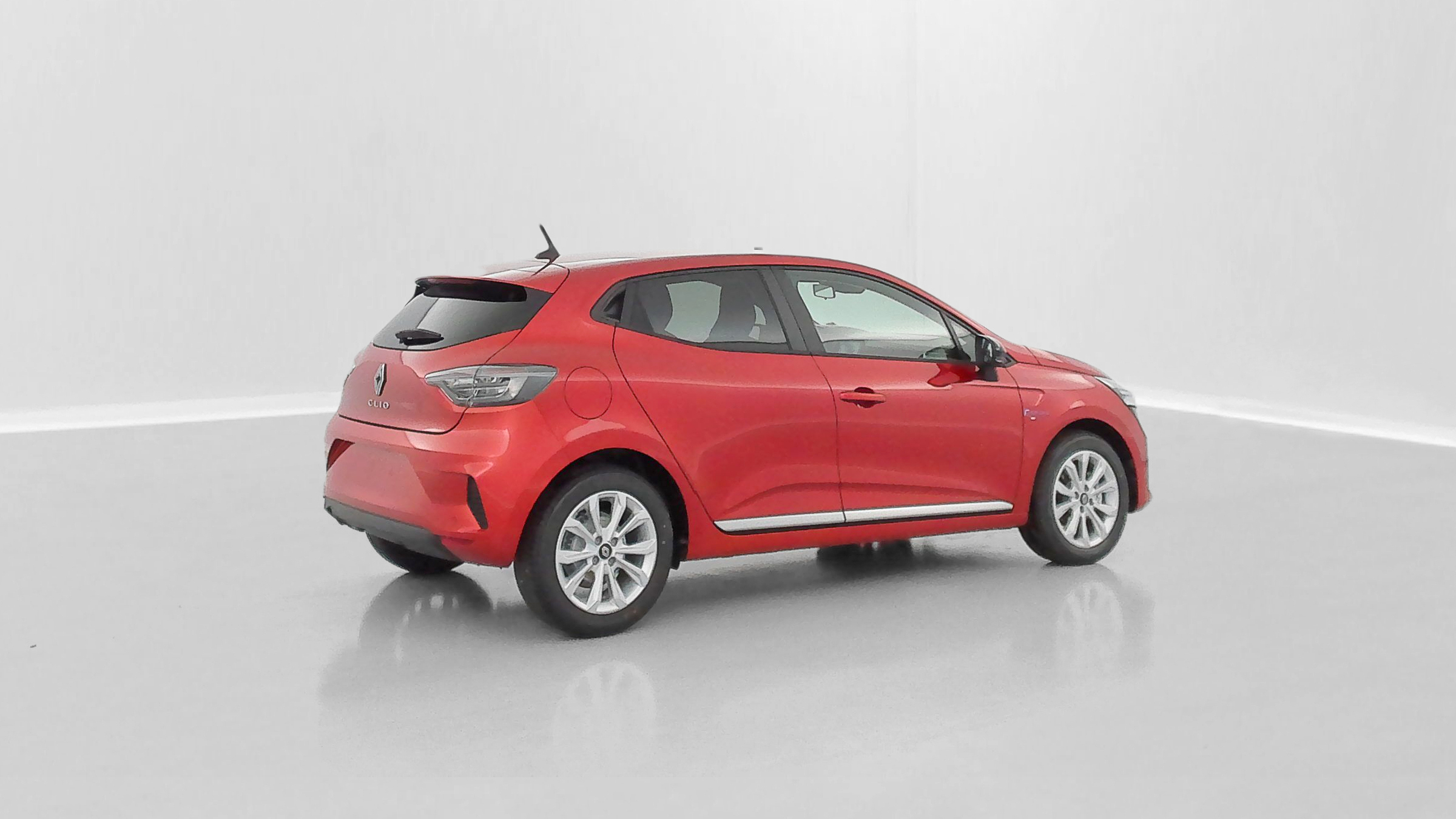 Renault Clio - Image 24