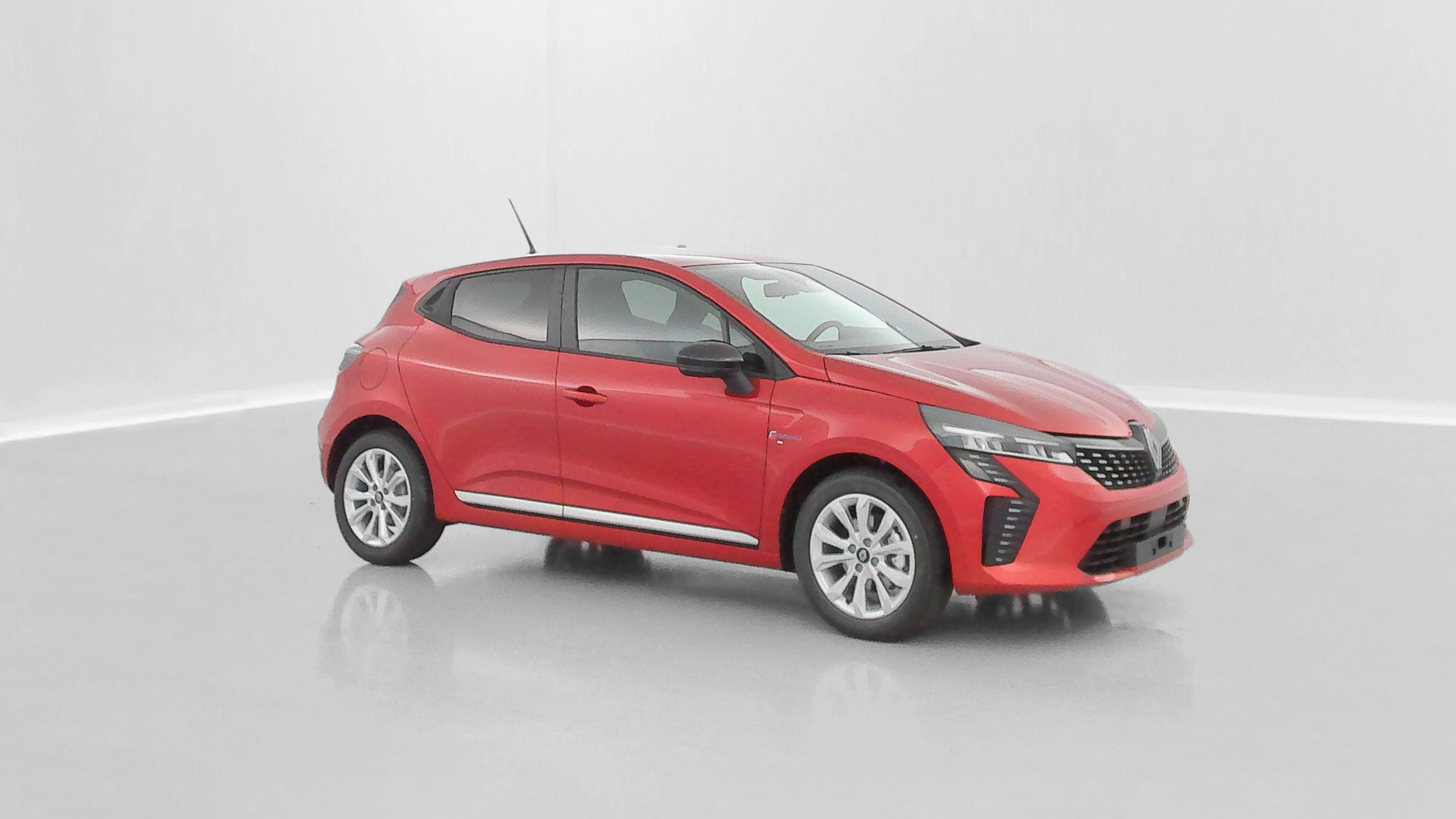 Renault Clio - Image 25