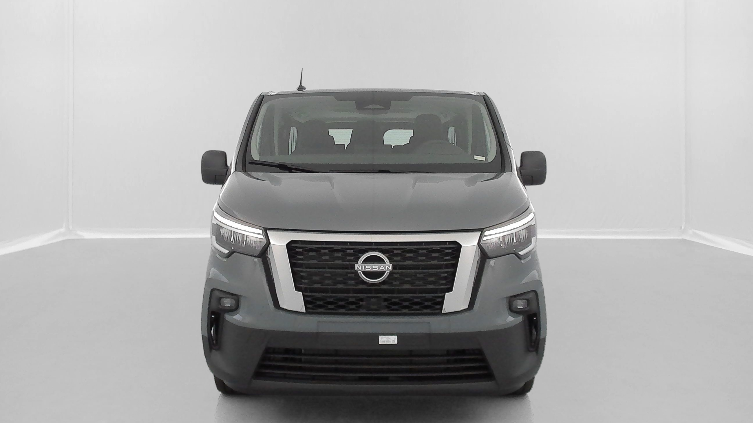 Nissan PRIMASTAR COMBI - Image 2
