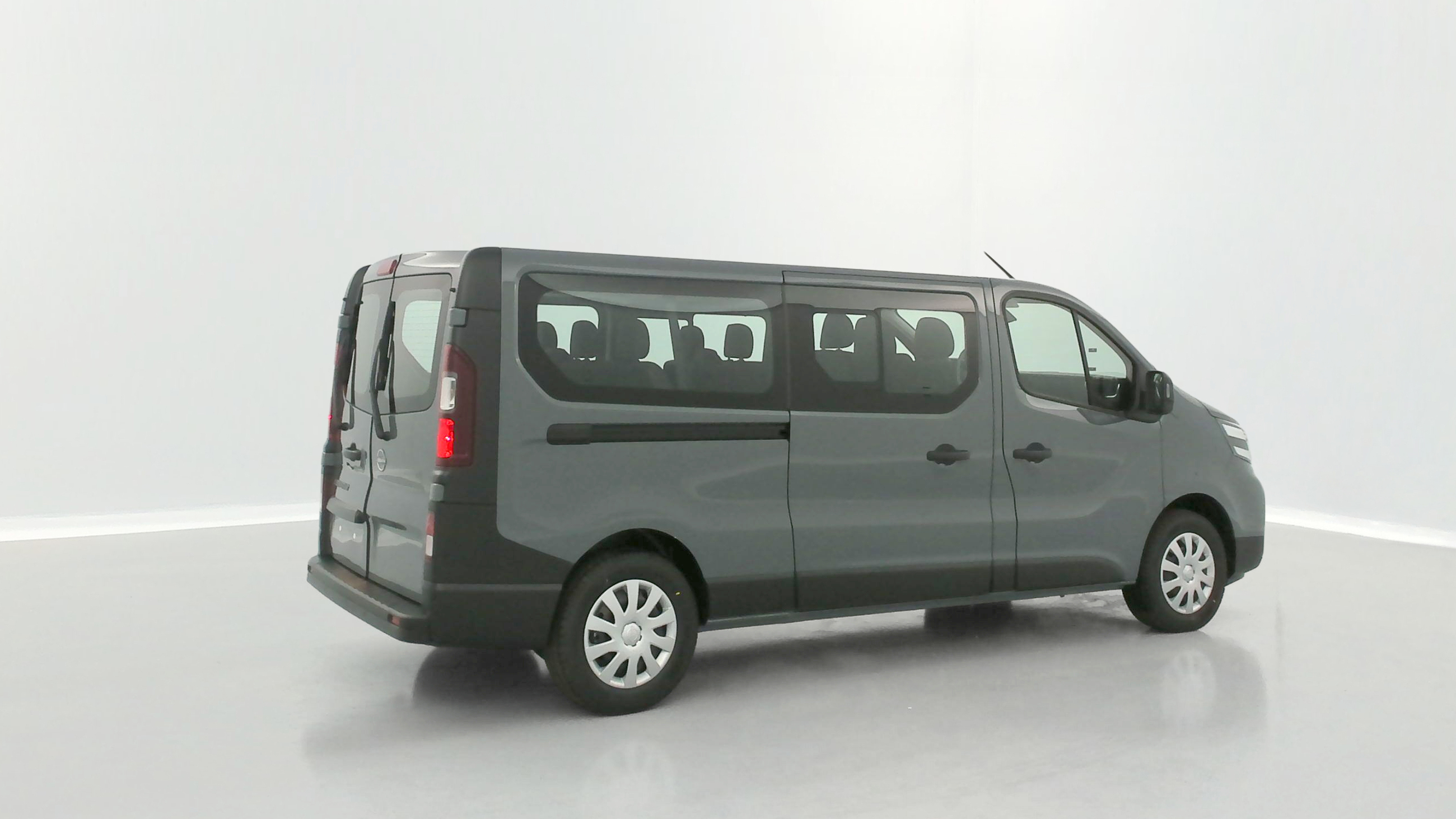 Nissan PRIMASTAR COMBI - Image 21